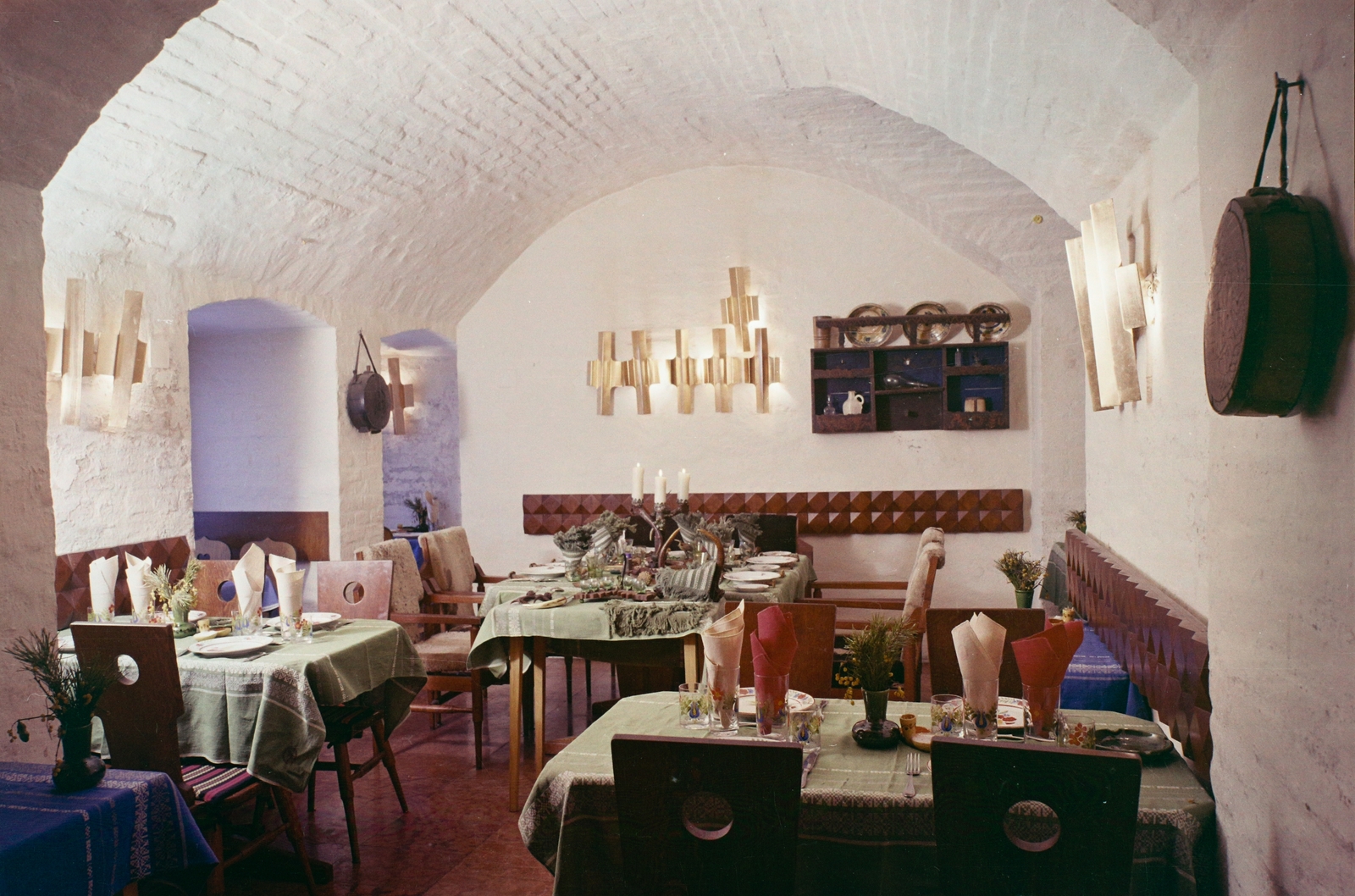 Hungary, Halászbástya, Budapest I., borpince., 1969, Bauer Sándor, colorful, restaurant, Budapest, Fortepan #109712