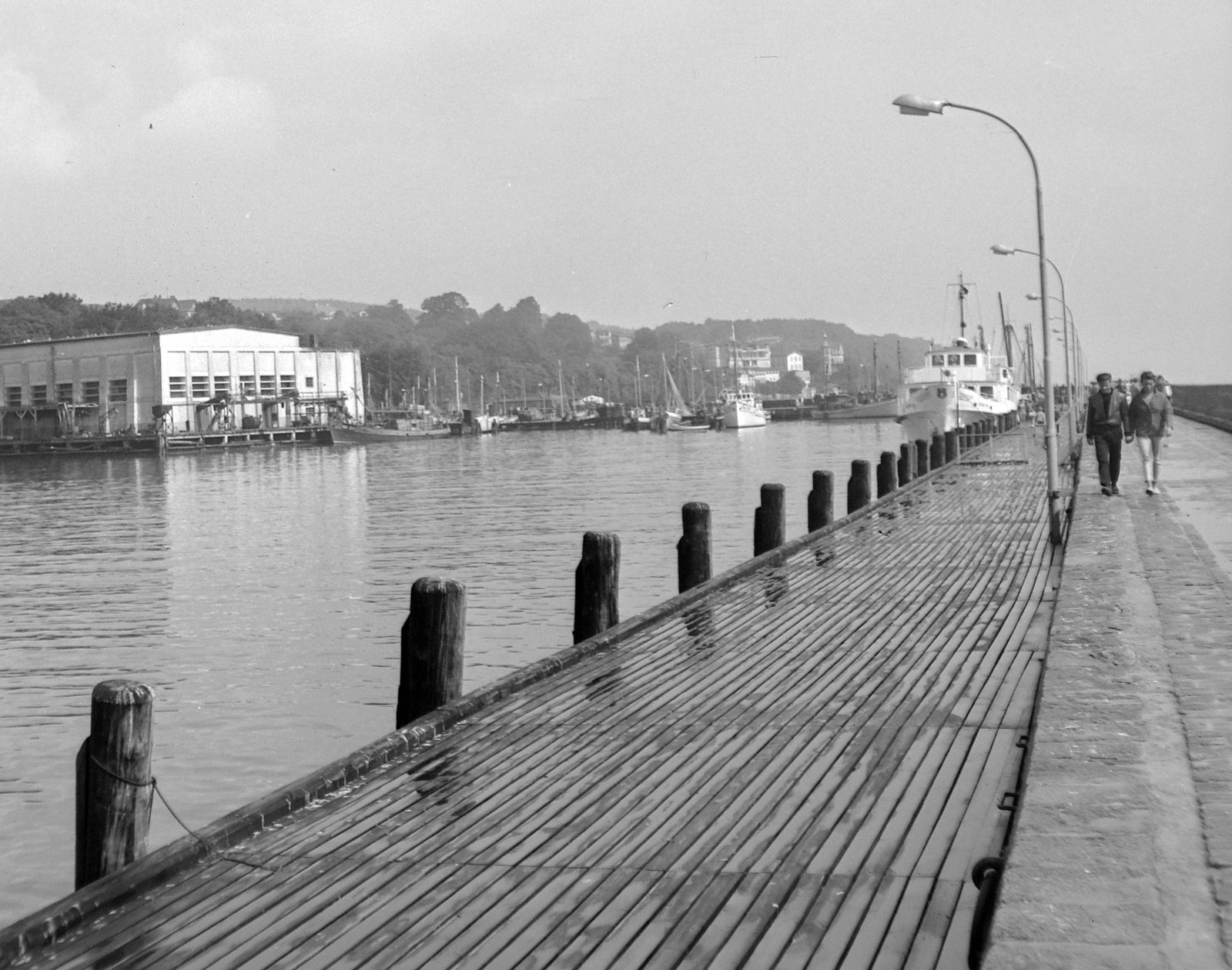 Germany, Sassnitz, kikötő., 1962, Gyöngyi, ship, GDR, lamp post, port, Fortepan #10972
