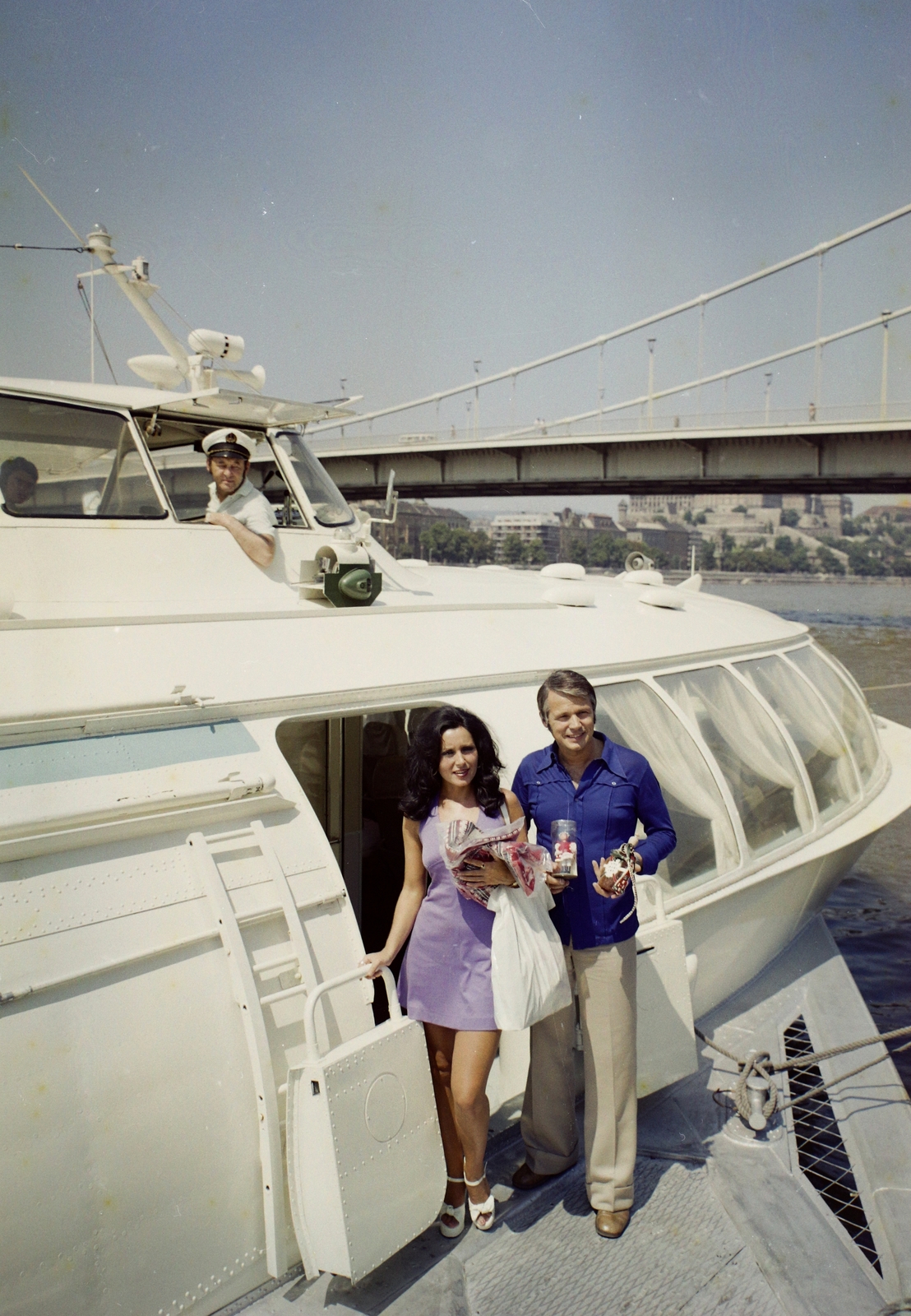 Hungary, Budapest V., Belgrád rakpart, hajóállomás, Sólyom szárnyashajó. Háttérben az Erzsébet híd., 1971, Bauer Sándor, ship, colorful, hydrofoil, Budapest, Sólyom-ship, Fortepan #109734