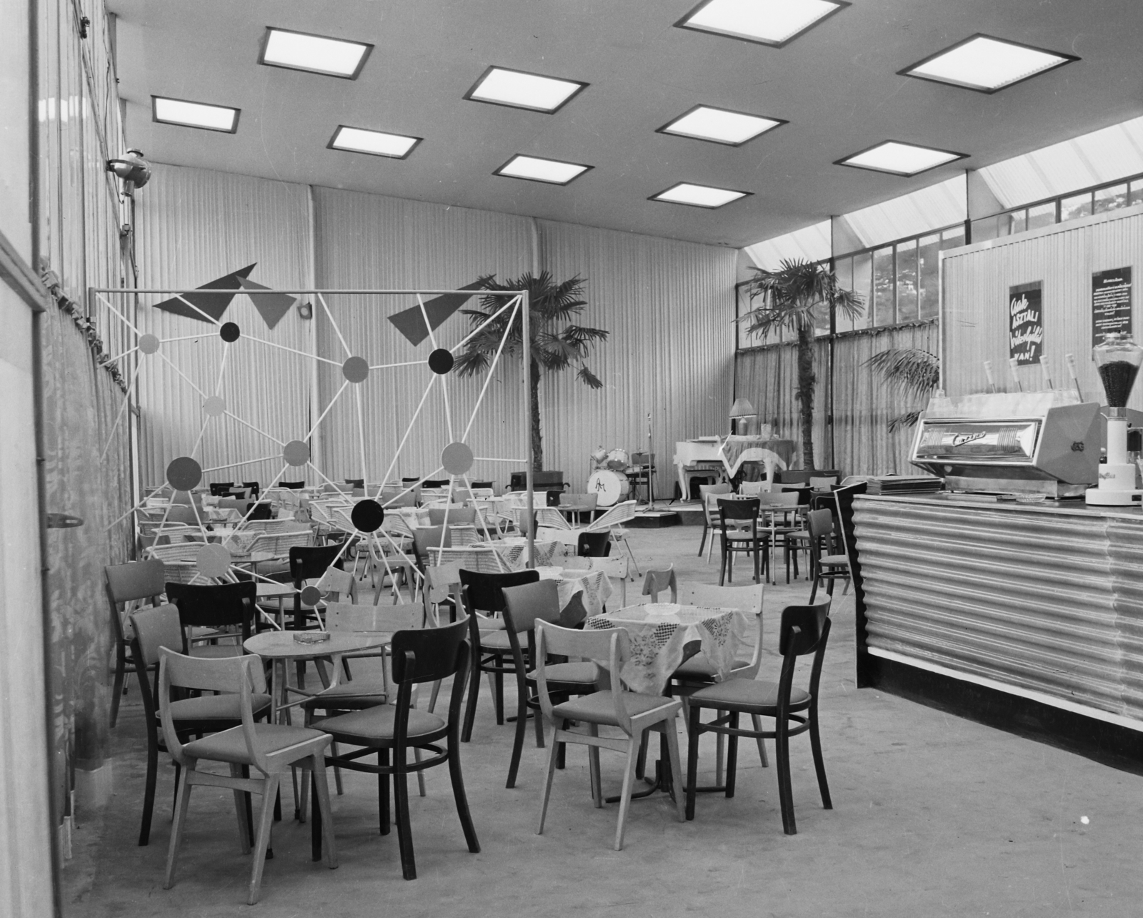 Hungary, Budapest XIV., Kacsóh Pongrác út 4., Pestike eszpresszó., 1960, Bauer Sándor, label, espresso, palm tree, coffee maker, Budapest, Casino coffee machine, Fortepan #109944