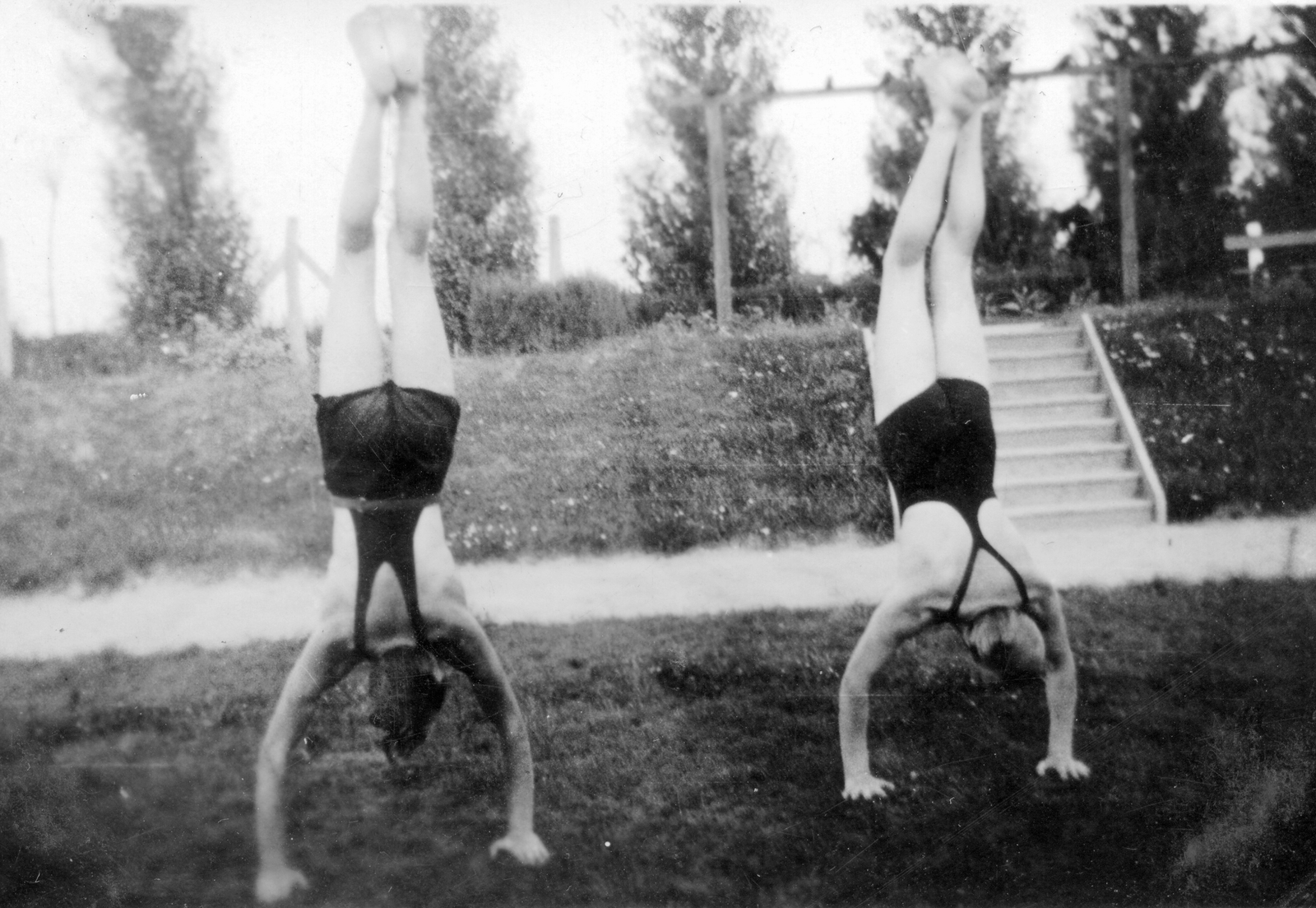 1938, Mészöly Leonóra, handstand, Fortepan #11013