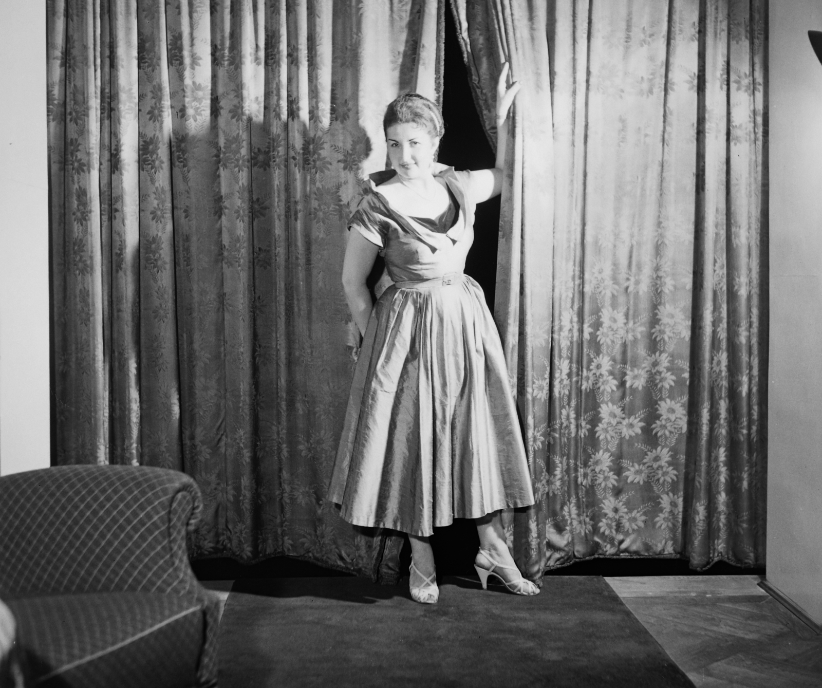 1957, Bauer Sándor, celebrity, posture, fashion designer, singer, Fortepan #110173
