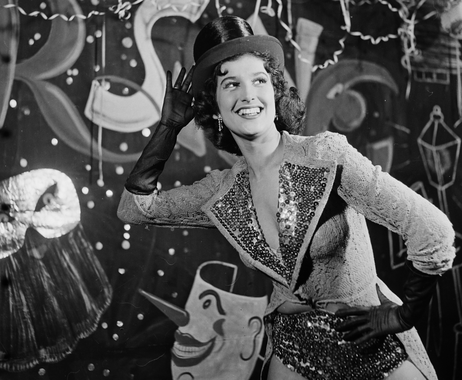 Magyarország, Budapest VI., Nagymező utca 17., Budapest Táncpalota (Moulin Rouge). A „Farsang a Budapestben“ című zenés-táncos műsor próbája., 1958, Bauer Sándor, jelmez, Budapest, Vogel Eric-díszletterv, Fortepan #110265