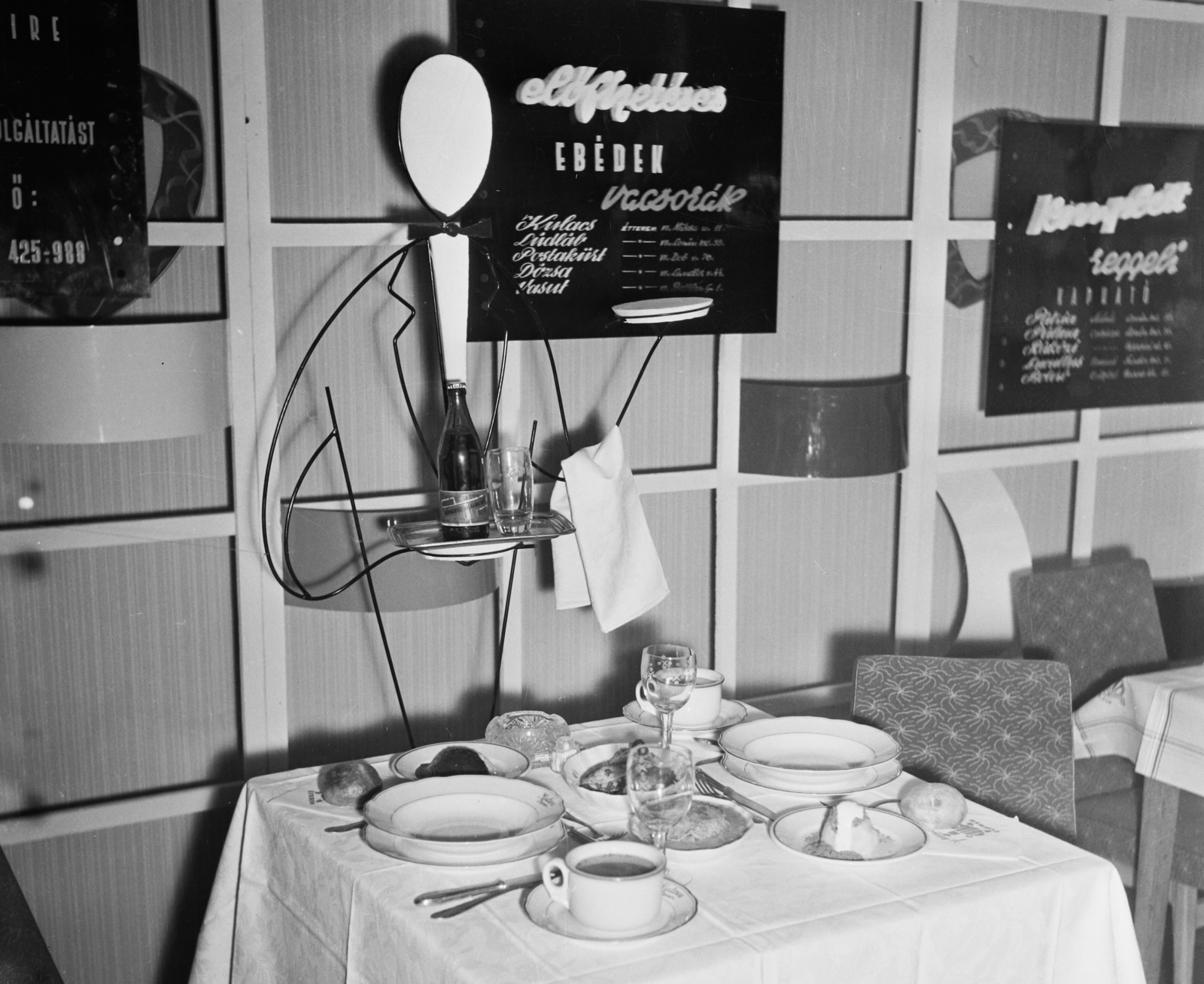 Hungary, Budapest VII., Erzsébet (Lenin) körút 58., Pátria kávéház. A VII. kerületi Vendéglátóipari Vállalat bemutatója., 1963, Bauer Sándor, decoration, place, Budapest, Fortepan #110296