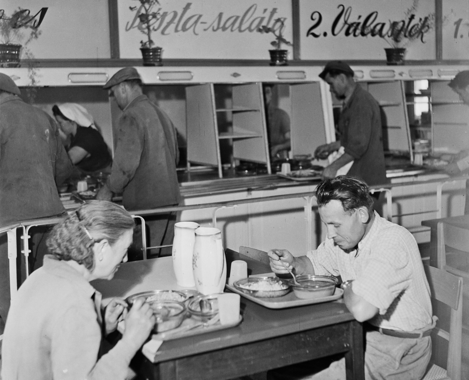 Hungary, Ajka, Hőerőmű, ebédlő., 1961, Bauer Sándor, dining room, jug, self-serving restaurant, Fortepan #110448