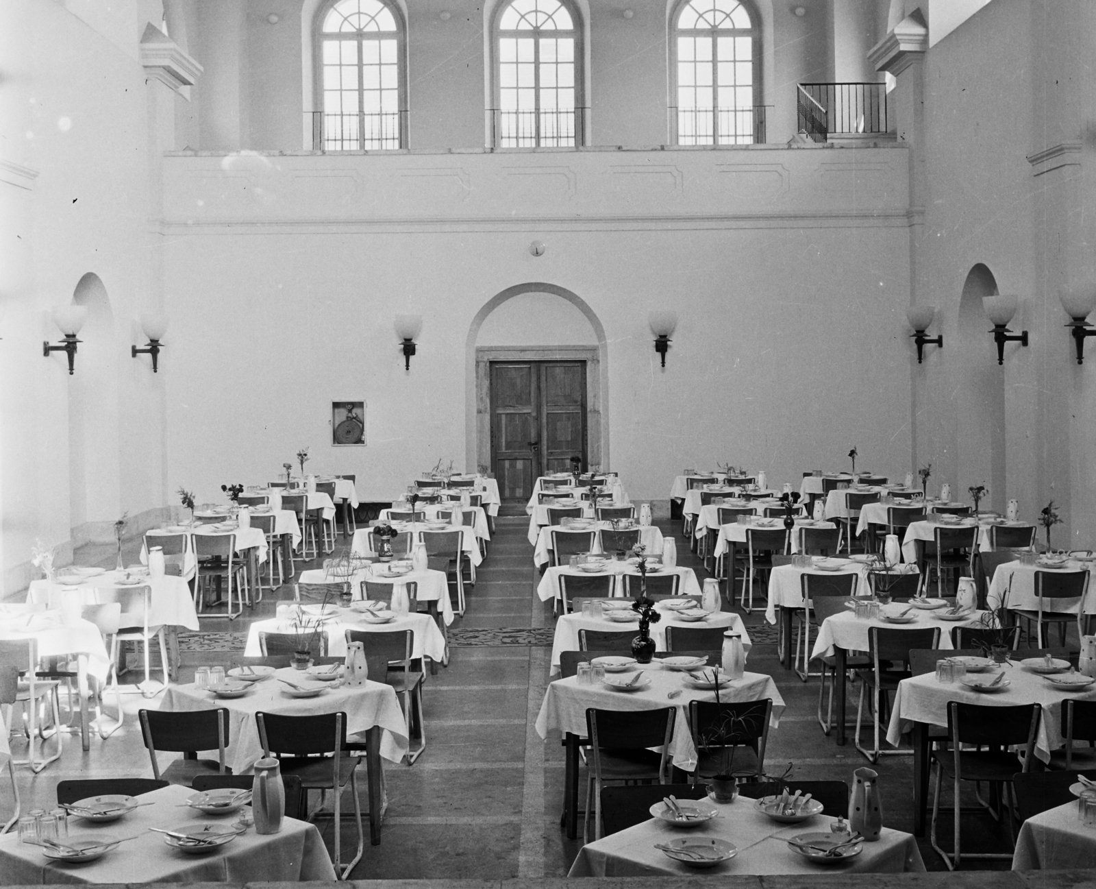 Hungary, Várpalota, az egykori zsinagóga (később Nagy Gyula Galéria)., 1959, Bauer Sándor, restaurant, synagogue, interior, place, gallery, judaism, Fortepan #110469