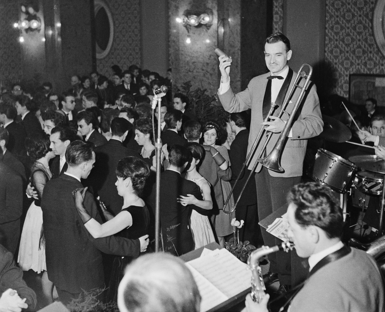 Hungary, Budapest XI., a Gellért Gyógyfürdő előcsarnoka., 1960, Bauer Sándor, dance, band, ball, saxophone, trumpet, Budapest, Fortepan #110546
