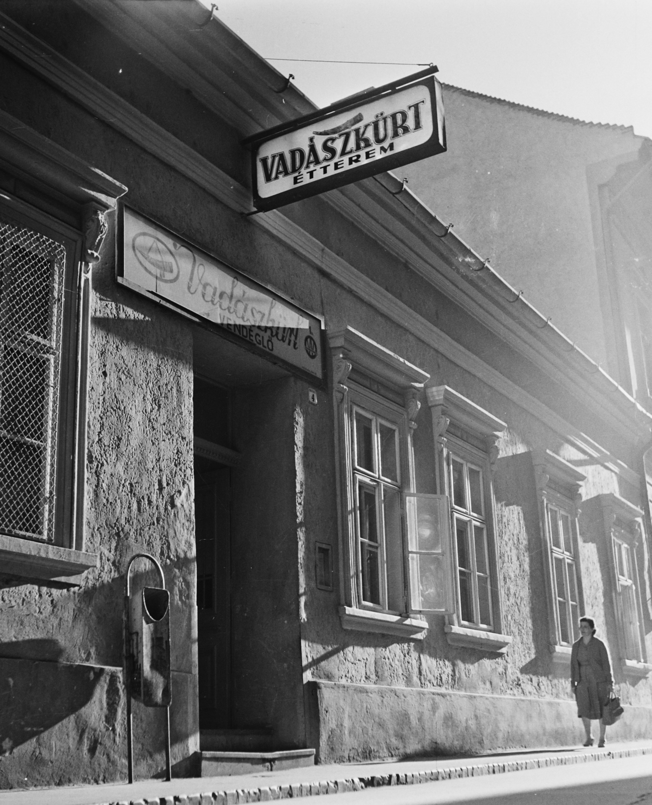 Magyarország, Eger, Érsek (Marx Károly) utca 4., Vadászkürt étterem., 1962, Bauer Sándor, Fortepan #110602