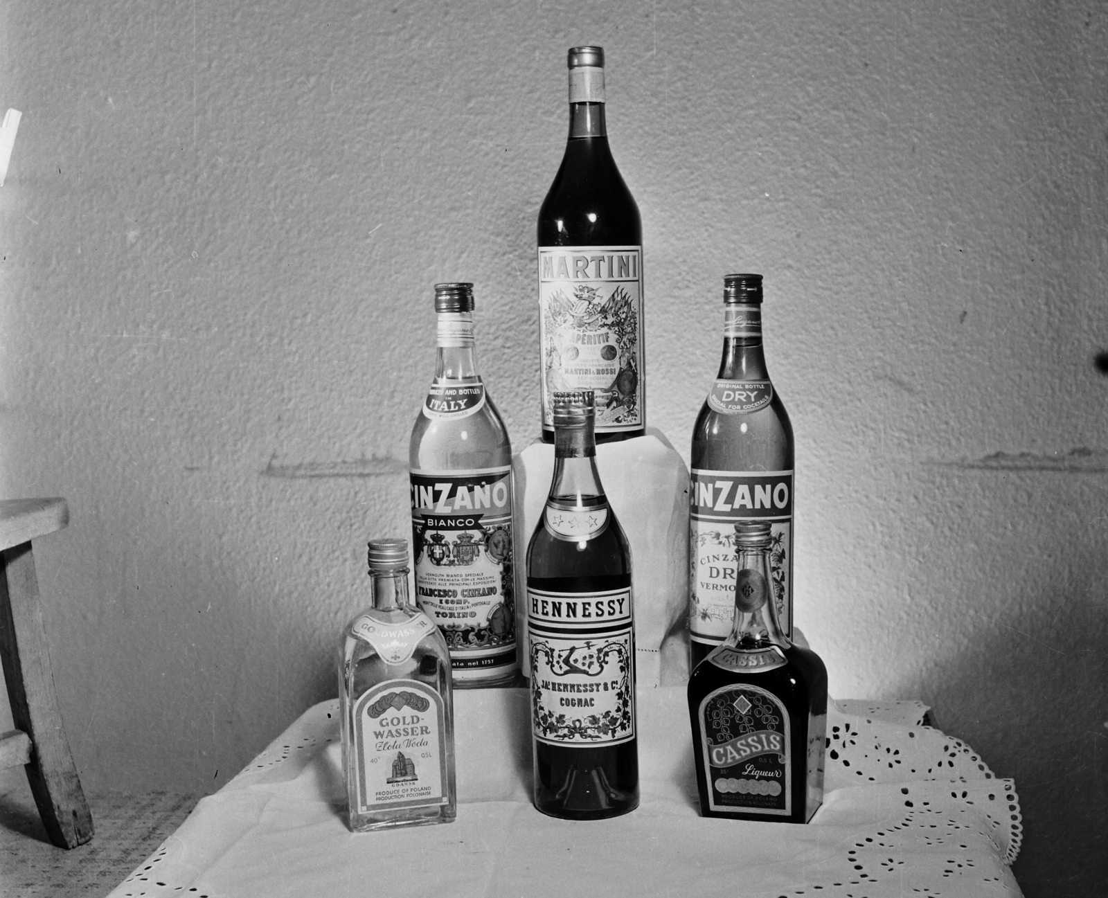 1960, Bauer Sándor, drinking, drink, liquor, Cinzano-brand, Martini-brand, Hennessy-brand, Fortepan #110648