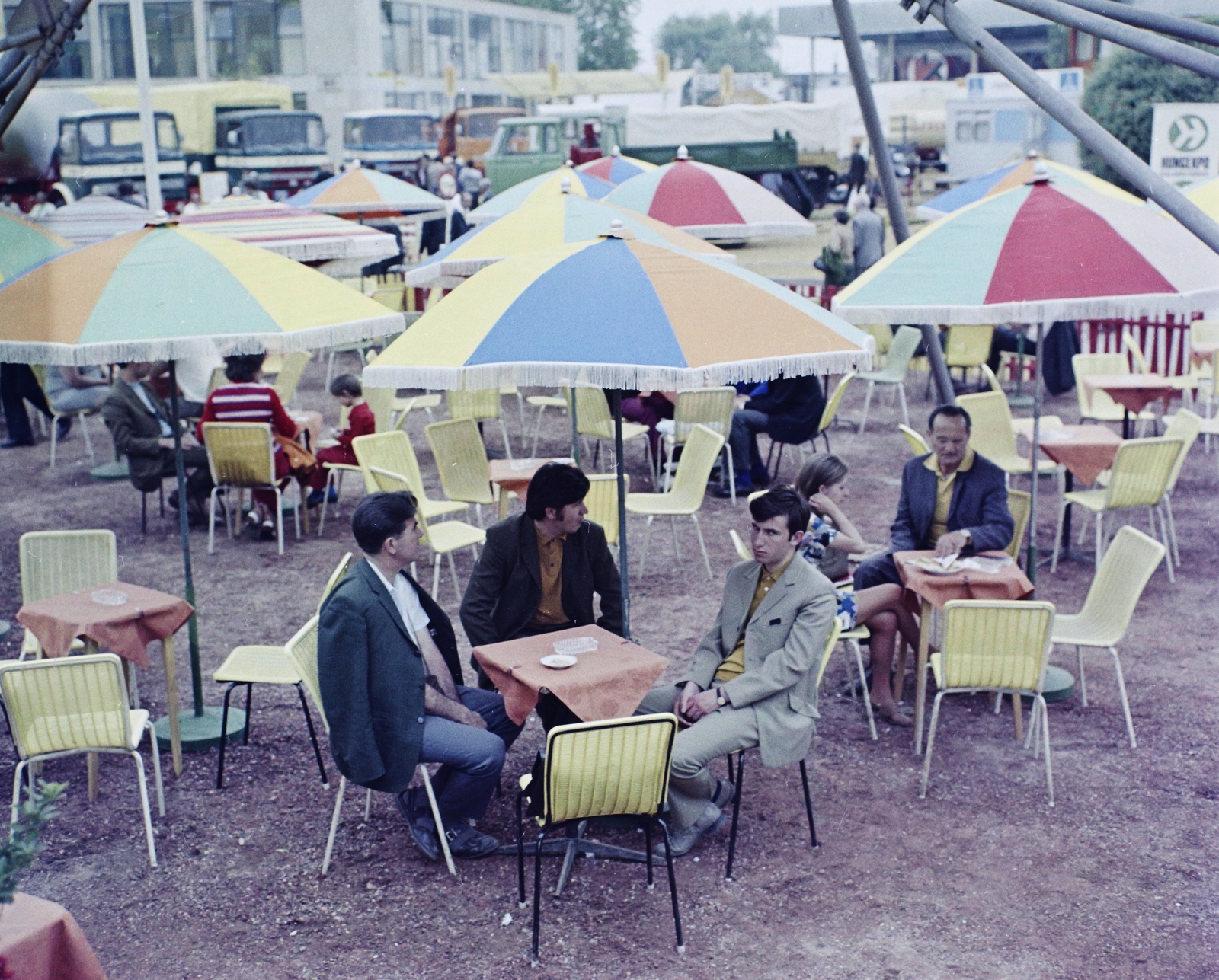 Hungary, Budapest X., Albertirsai úti vásárterület., 1973, Bauer Sándor, colorful, international fair, Budapest, Fortepan #110731