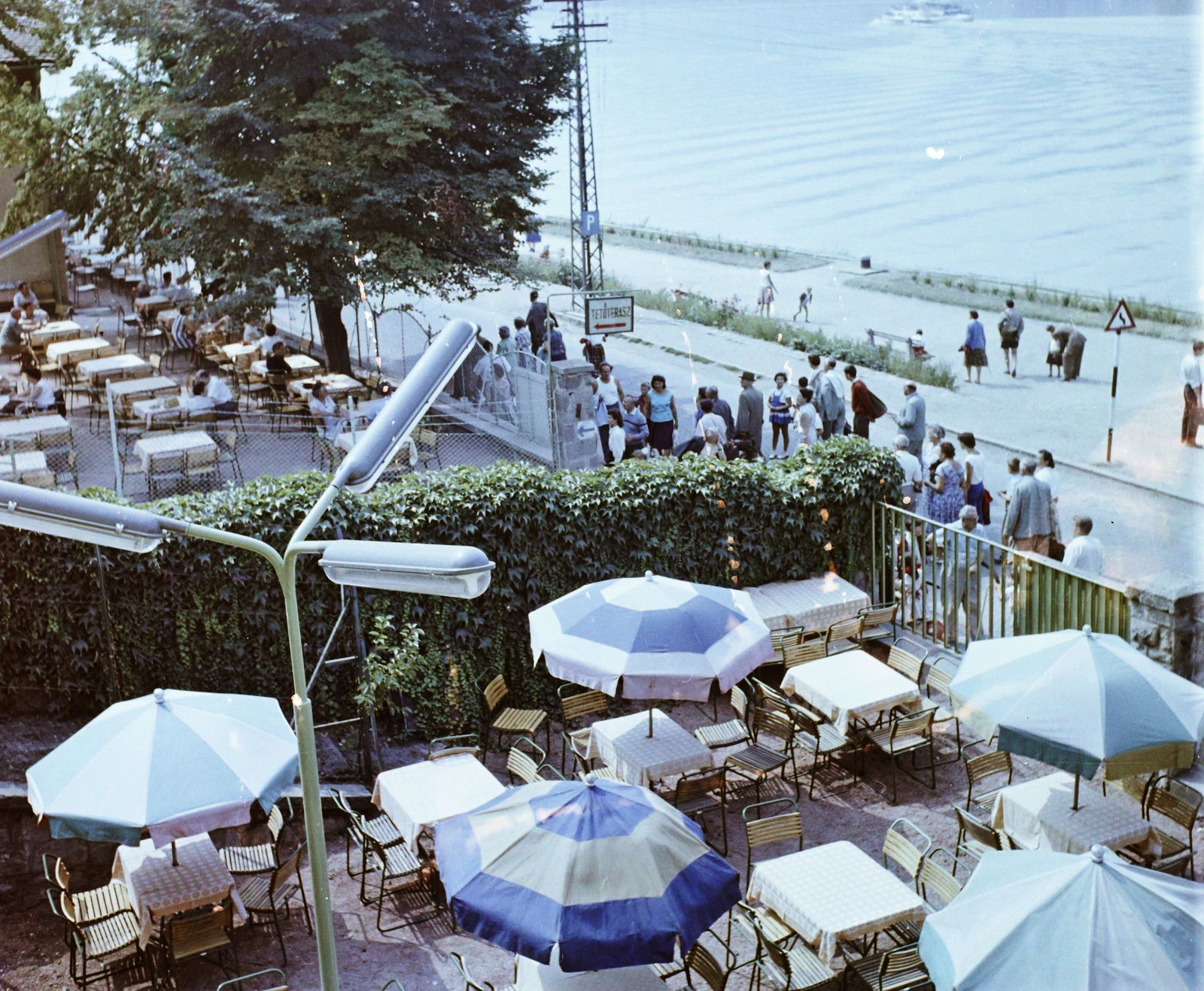 Hungary,Danube Bend, Visegrád, Fő utca 9. (11-es főút), Vár szálló (egykor Görgey Artúr lakhelye volt), kilátás a Duna felé., 1961, Bauer Sándor, colorful, Fortepan #110745