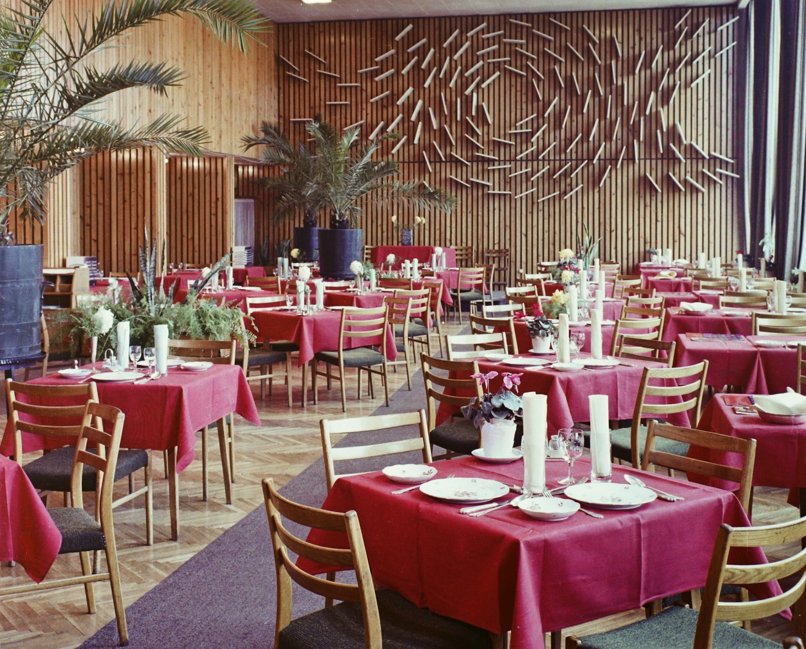 Hungary, Budapest XI., Tas vezér utca, Sport (később Flamenco) szálló, étterem., 1973, Bauer Sándor, colorful, restaurant, Budapest, Fortepan #110819