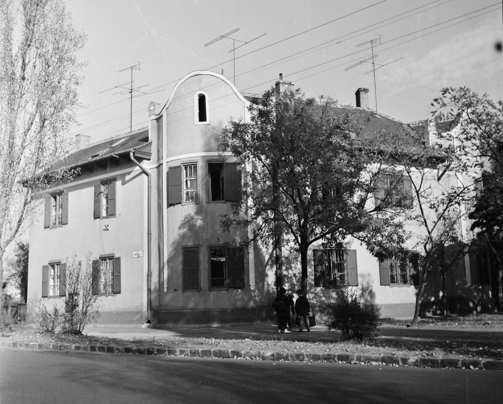 Hungary, Budapest XIX., Wekerletelep, Pannónia út 6., 1964, Bauer Sándor, Budapest, Fortepan #110836