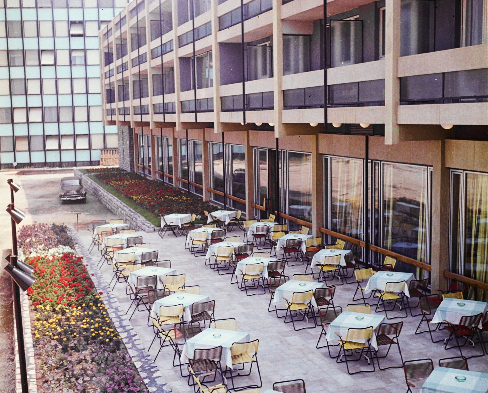 Hungary, Veszprém, Budapest út, Hotel Veszprém., 1967, Bauer Sándor, colorful, hotel, terrace, Fortepan #110904