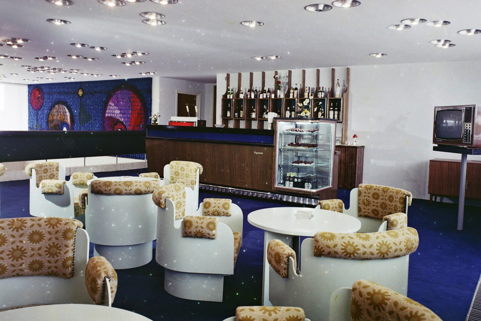 Magyarország, Szombathely, Bartók Béla körút 39., Hotel Claudius, cukrászda., 1972, Bauer Sándor, színes, szálloda, cukrászda, Fortepan #110954