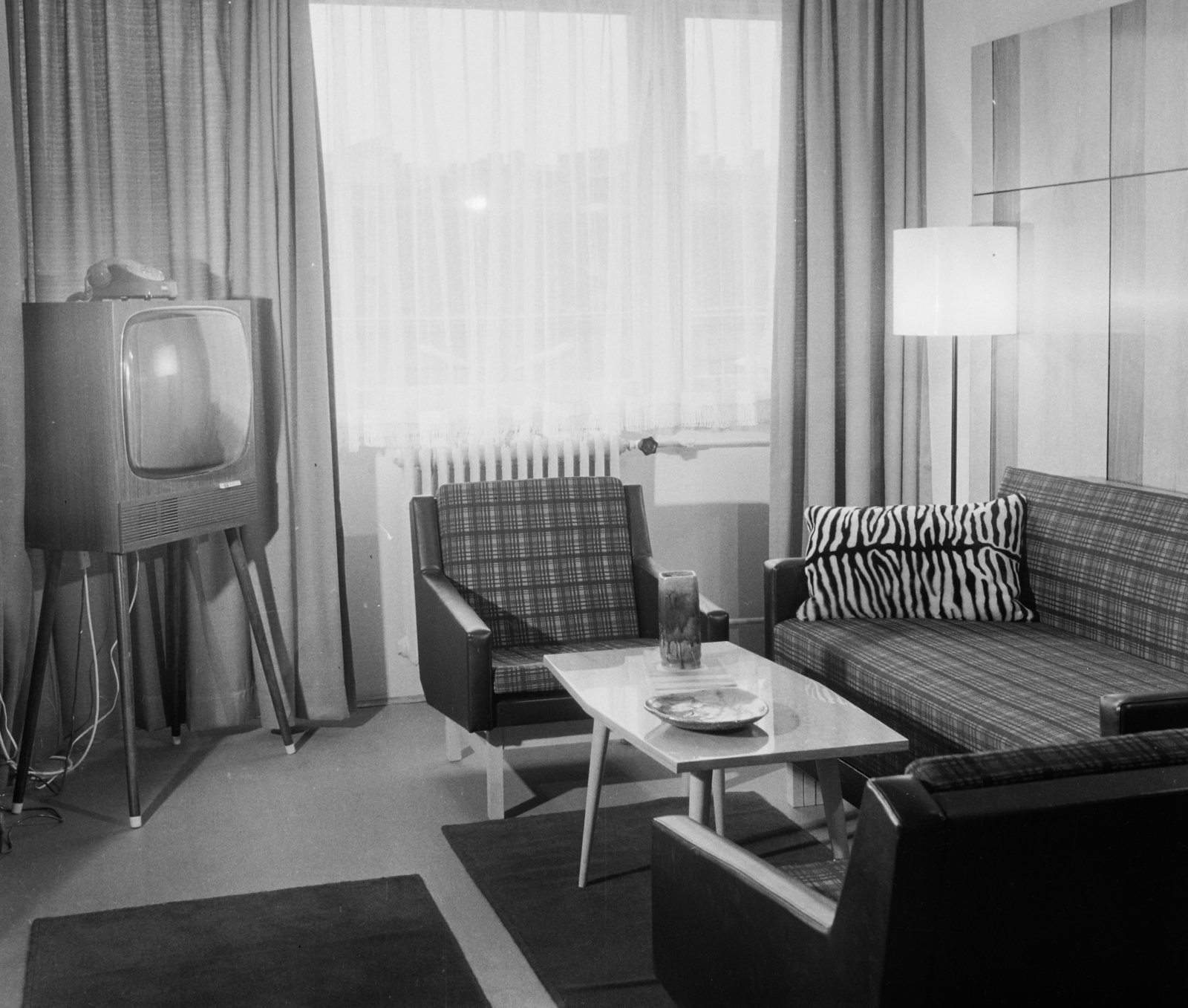 Hungary, 1969, Bauer Sándor, hotel, broadcasting, Fortepan #111301