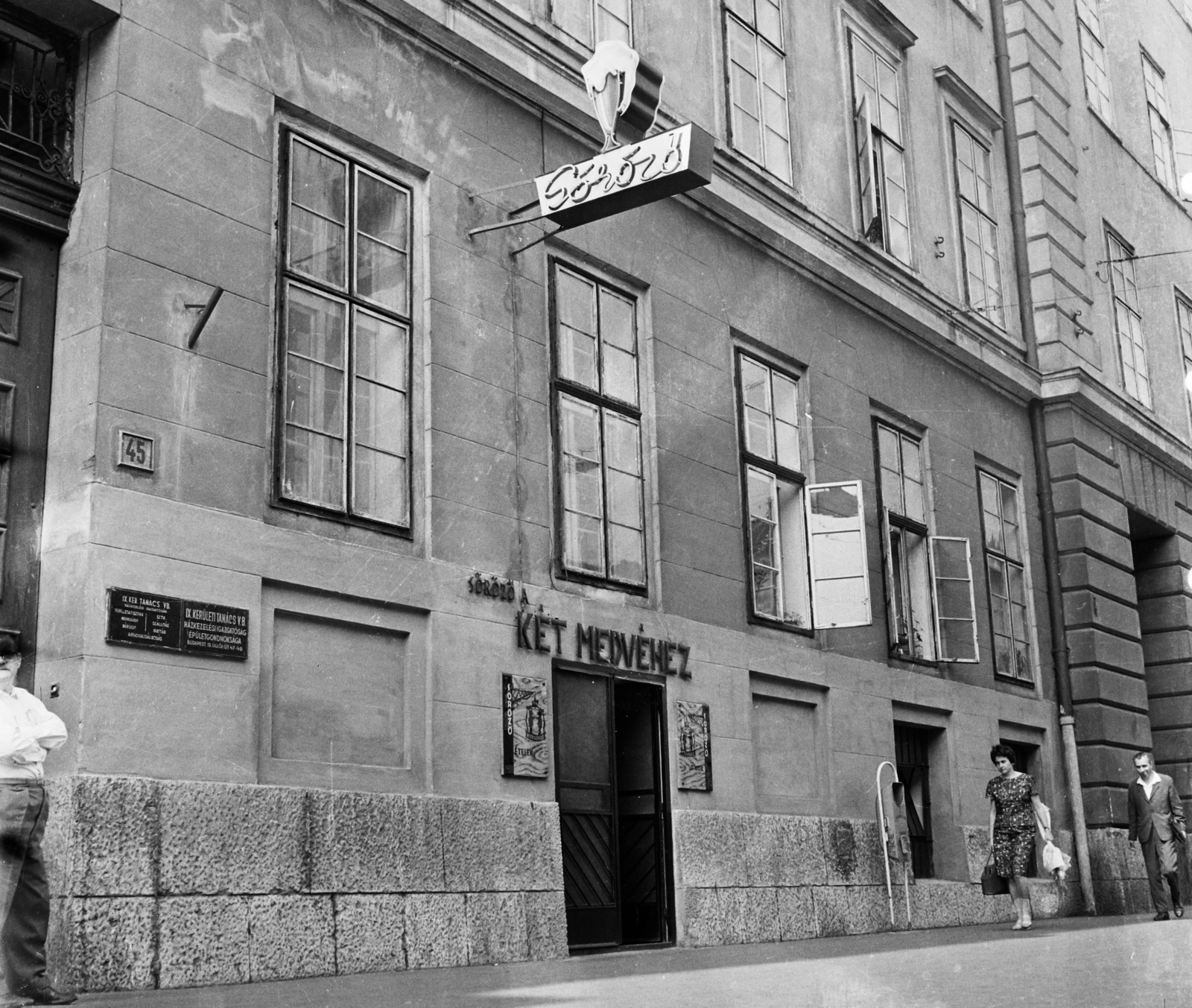 Hungary, Budapest IX., Üllői út 45., Söröző a Két Medvéhez., 1965, Bauer Sándor, Budapest, Fortepan #111368