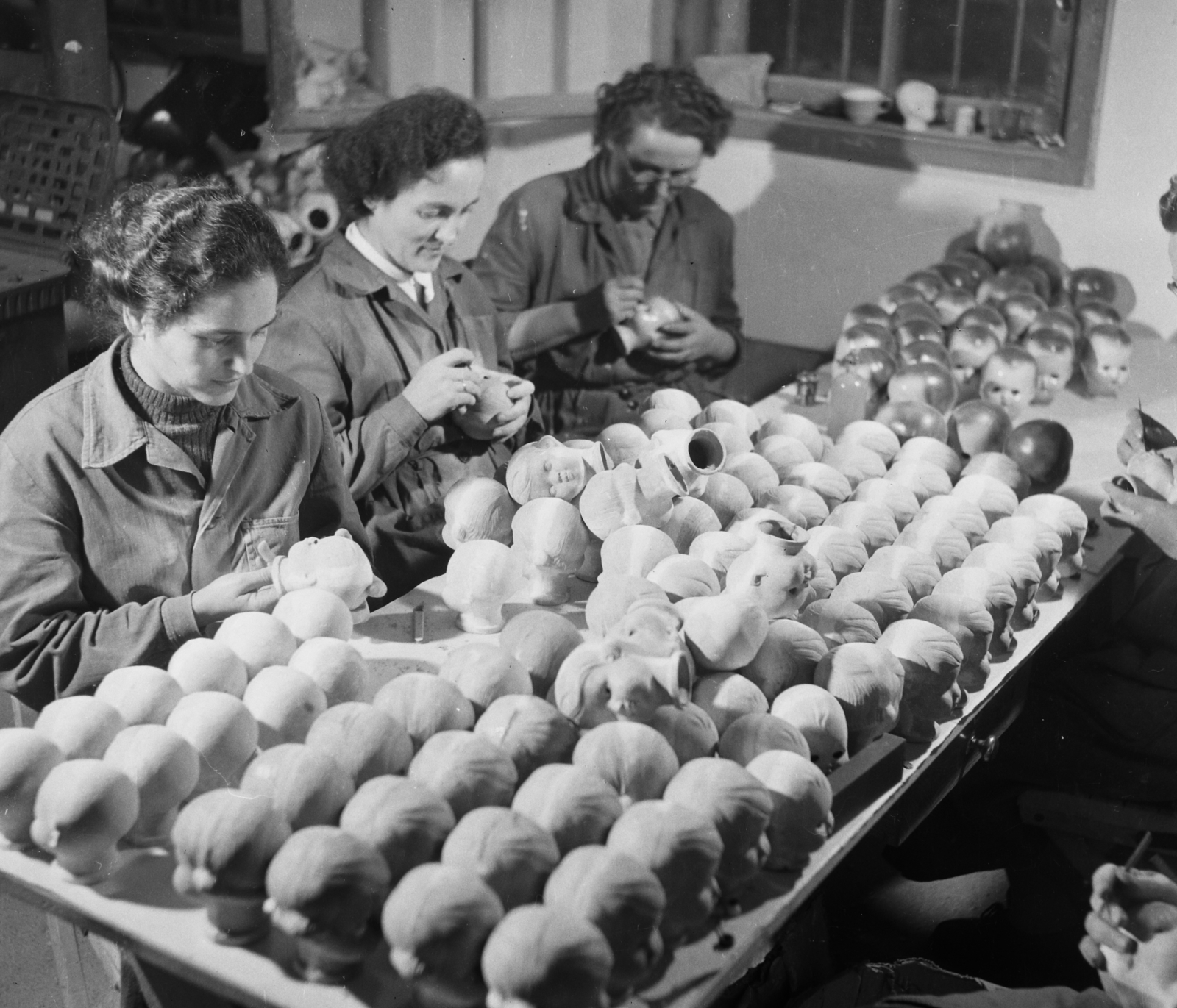 Hungary, 1957, Bauer Sándor, toy doll, workplace, toy factory, Fortepan #111384