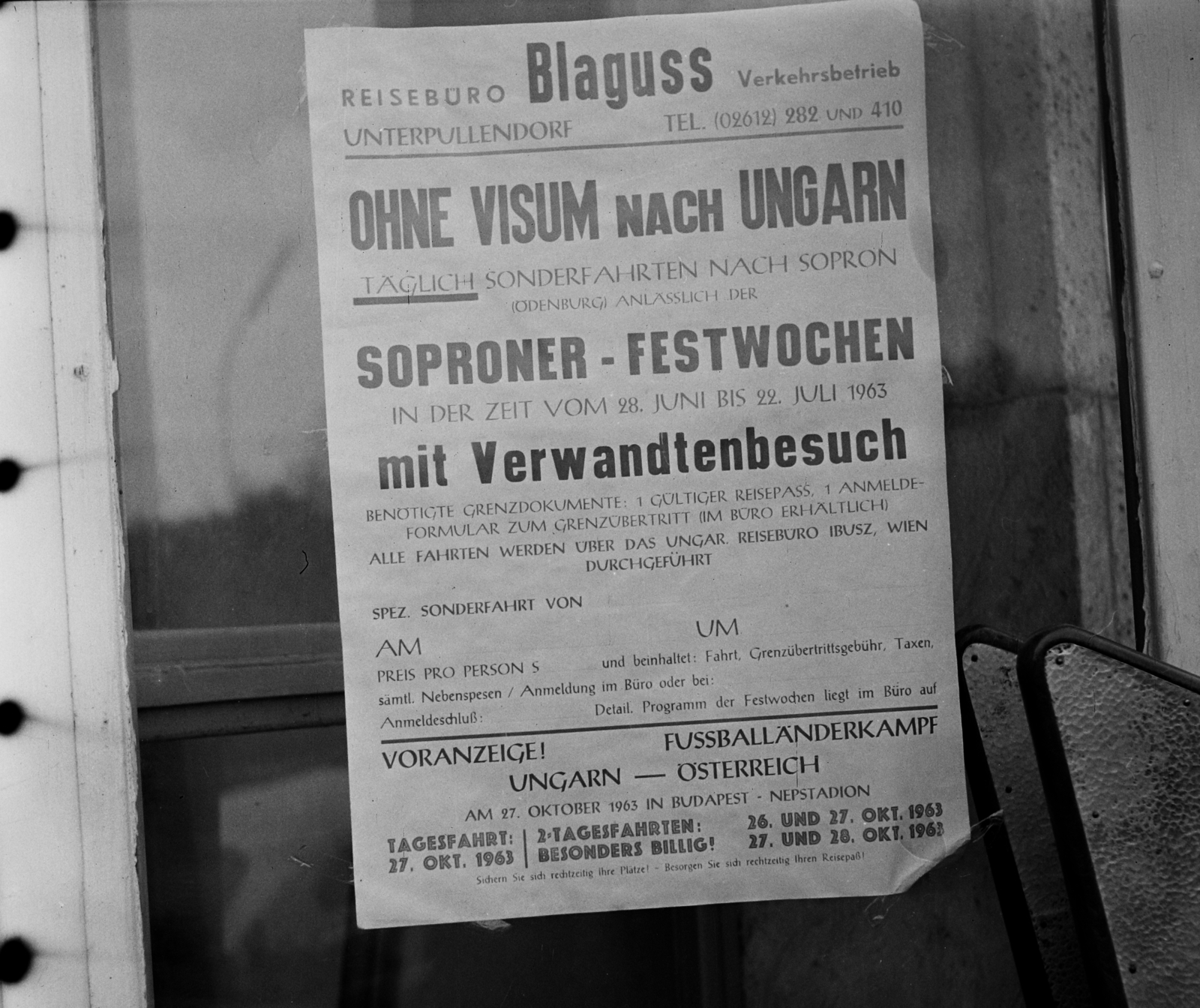 Hungary, Sopron, alkalmi vízummentességet hirdető német nyelvű plakát a Soproni Ünnepi Hetek idején., 1963, Bauer Sándor, Fortepan #111423