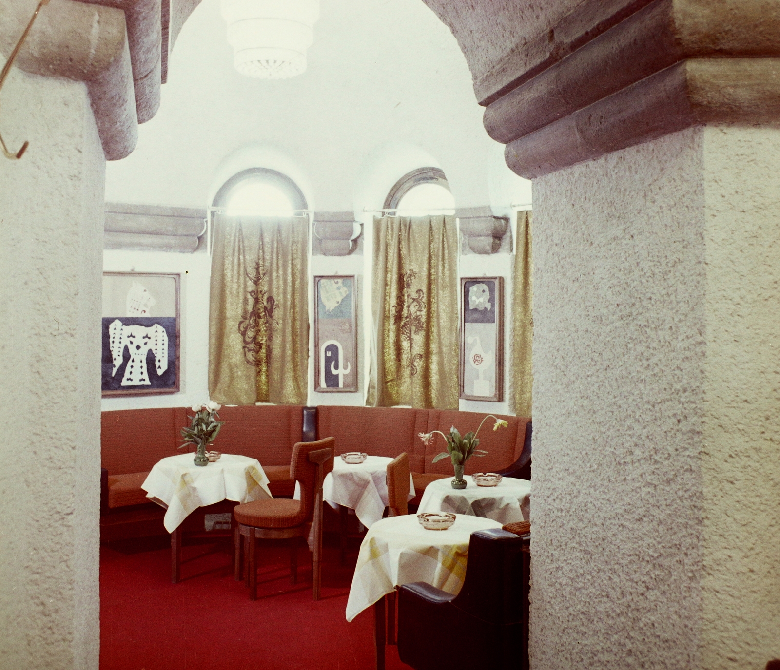 Hungary, Halászbástya, Budapest I., étterem. A falakon Bálint Endre alkotásai., 1969, Bauer Sándor, colorful, Budapest, Fortepan #111579