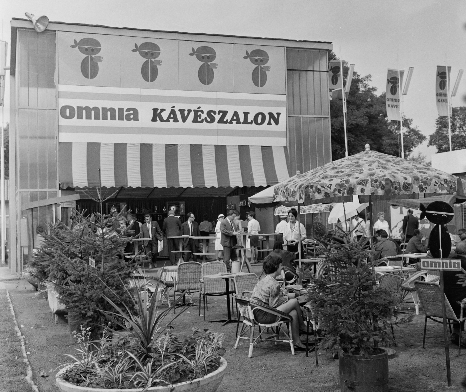 1968, Bauer Sándor, kerthelyiség, nemzetközi vásár, kávézó, embléma, Omnia-márka, Fortepan #111613