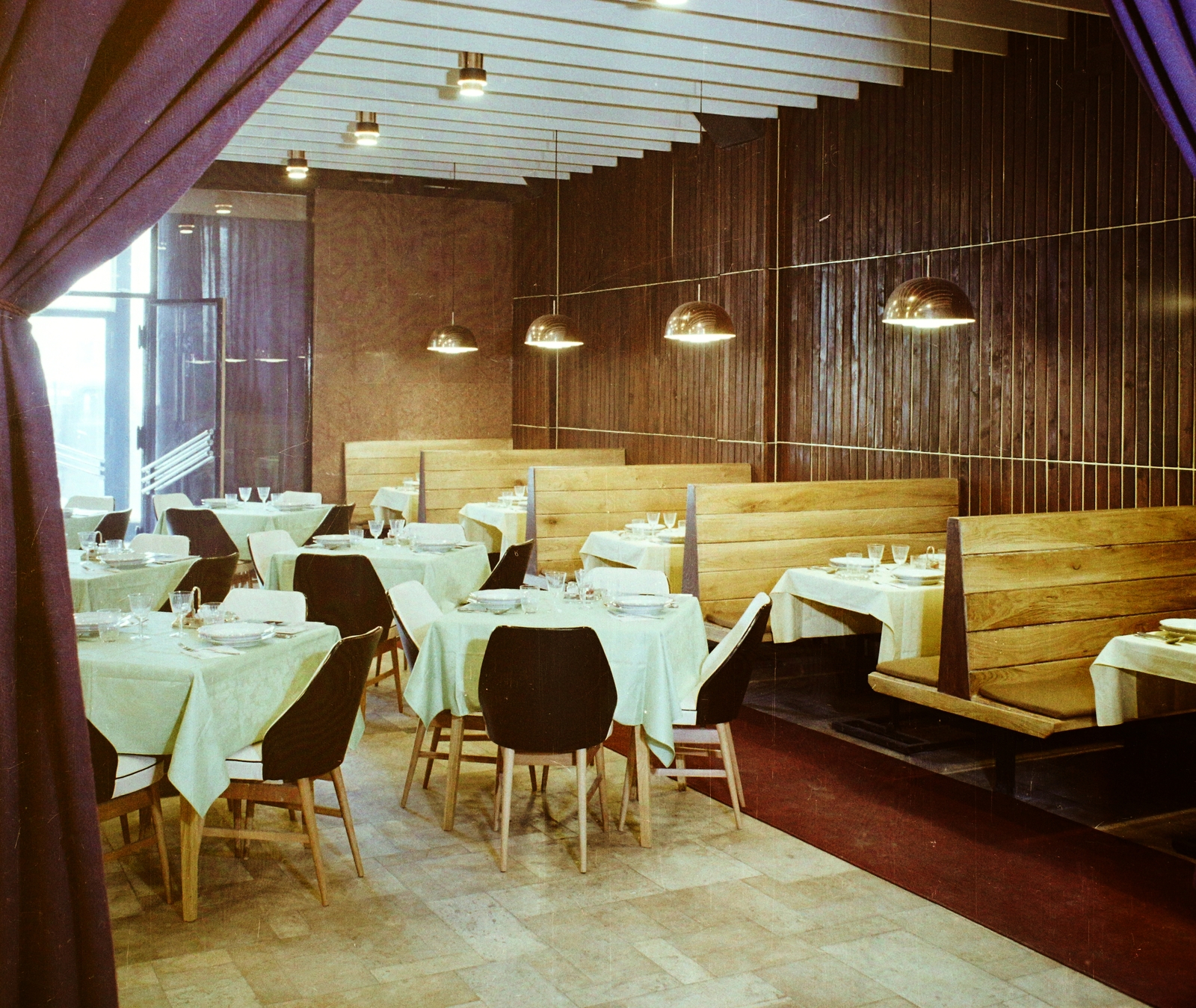 Hungary, Vác, Dr. Csányi László körút (Lenin út) 35., Fehér Galamb étterem., 1969, Bauer Sándor, colorful, restaurant, Fortepan #111696