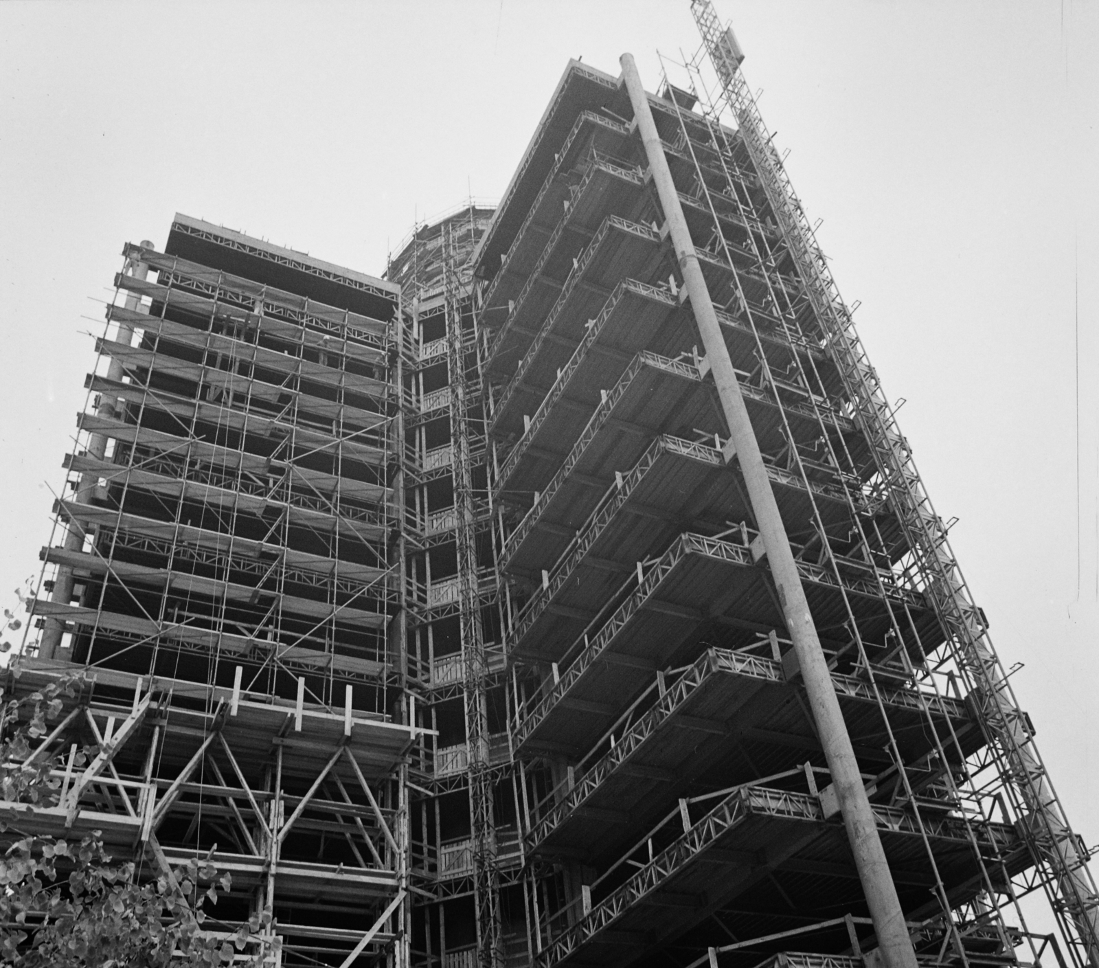 Hungary, Budapest X., Albertirsai (Dobi István) út, Expo Hotel építkezése., 1979, Bauer Sándor, construction, hotel, Budapest, Csaba Rosta-design, Boglárka Molnár-design, Ákos Horváth jr.-design, Fortepan #111765