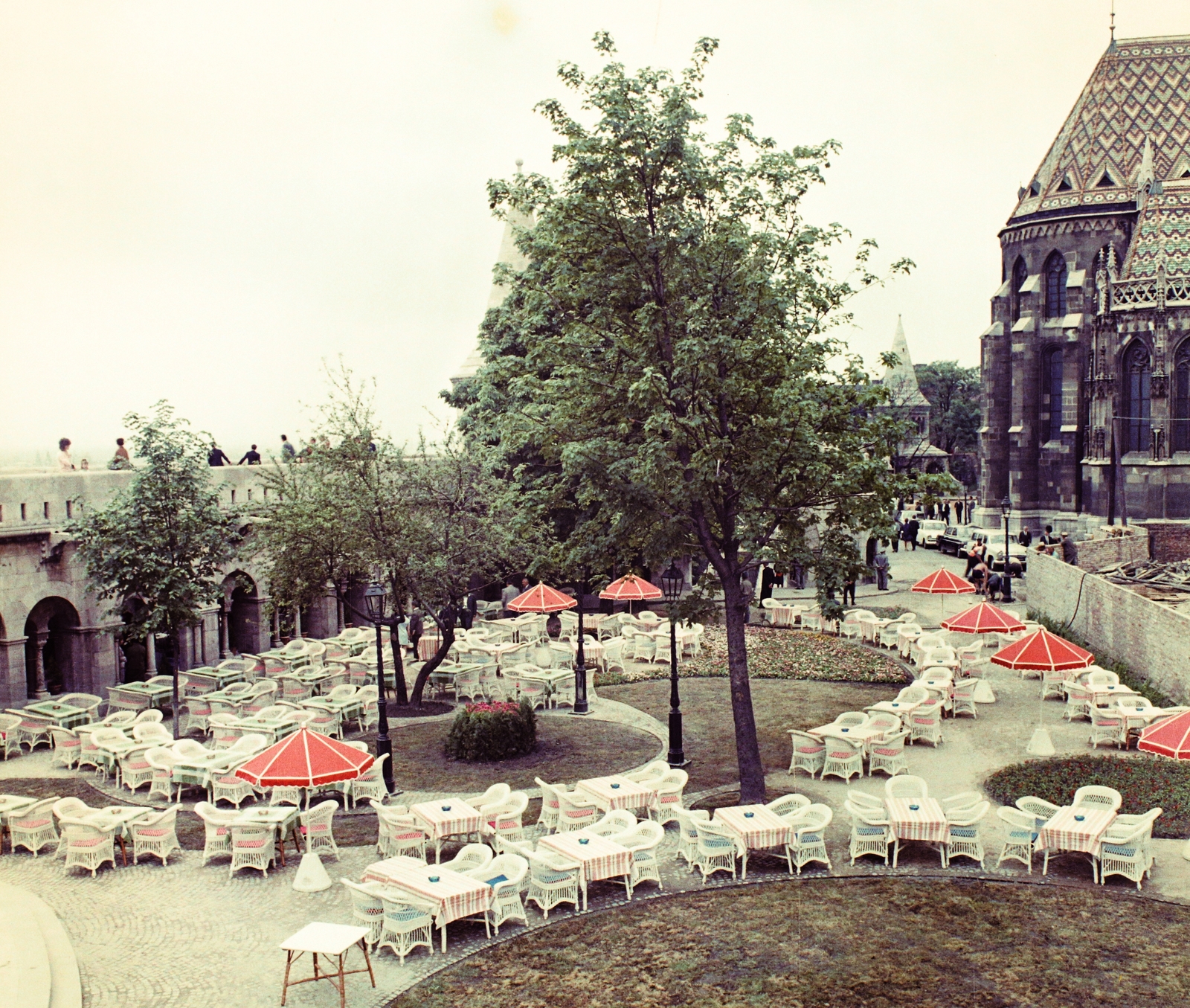 Hungary, Halászbástya, Budapest I., étterem, jobbra a Mátyás-templom., 1969, Bauer Sándor, Budapest, Fortepan #111787