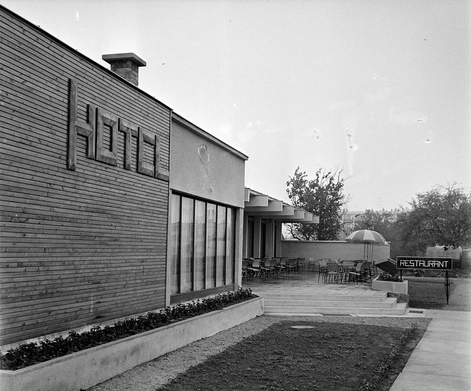Hungary, Lenti, Zrínyi Miklós utca 2., Hotel Kerka., 1969, Bauer Sándor, hotel, restaurant, Fortepan #111801