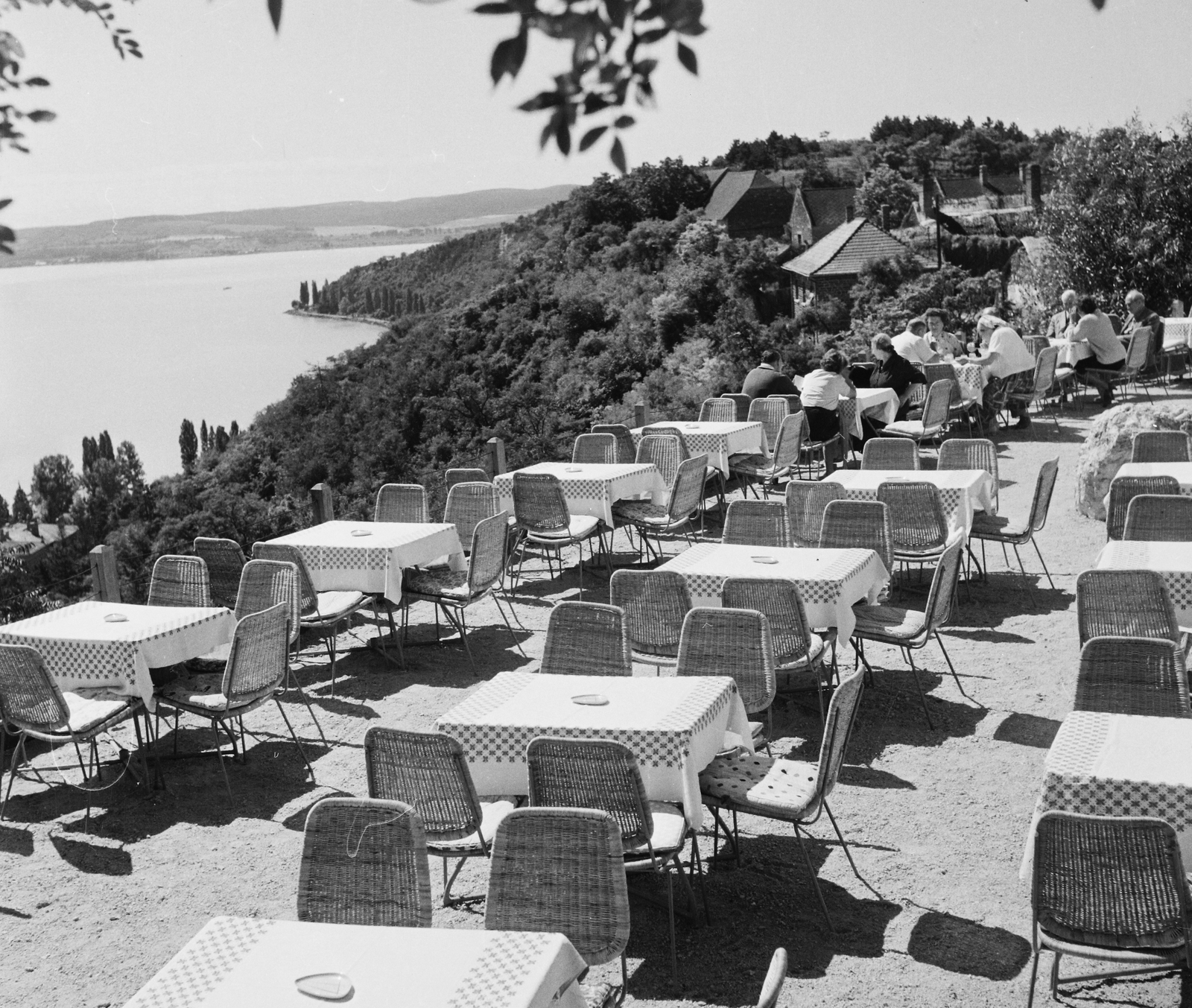 Hungary,Lake Balaton, Tihany, a Rege cukrászda terasza., 1961, Bauer Sándor, pastry shop, Fortepan #112000