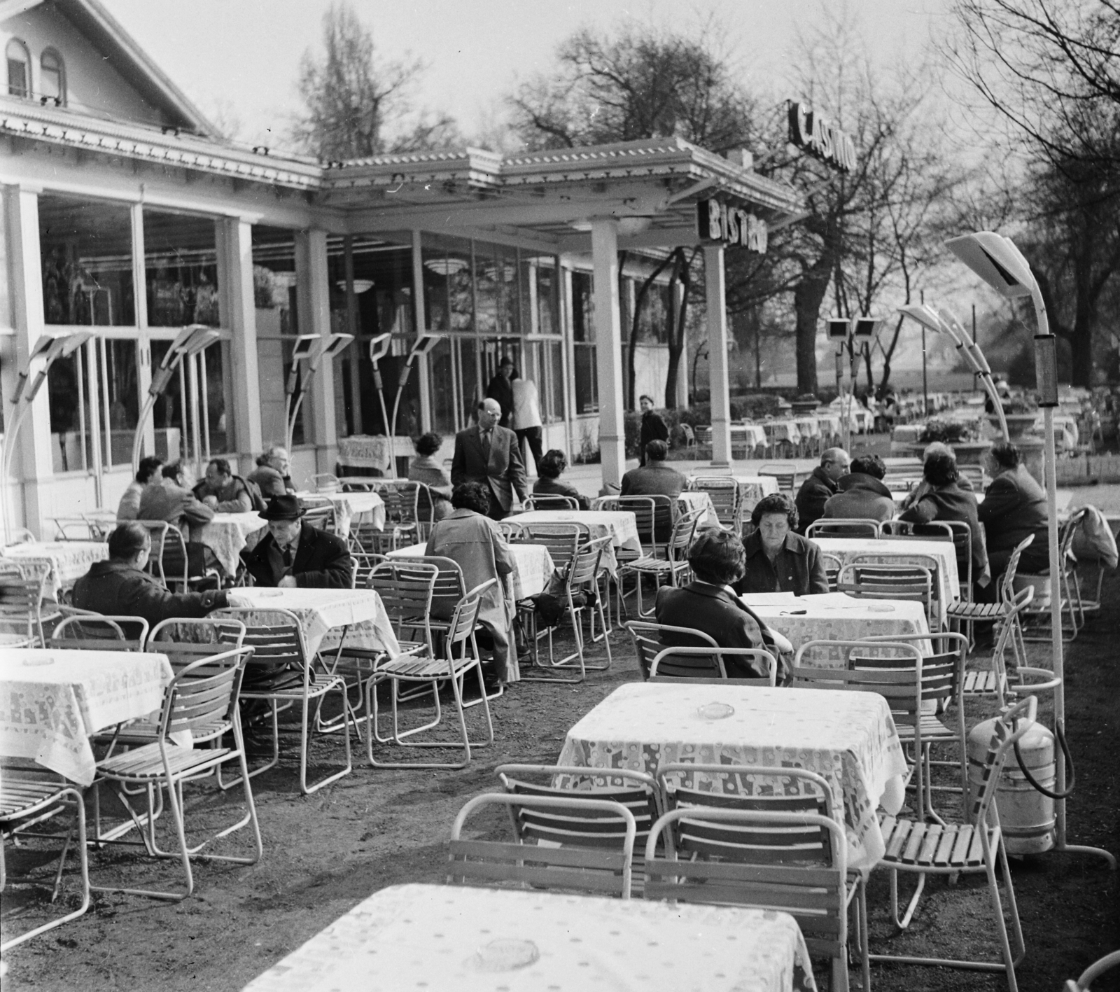 Hungary, Margit Islands, Budapest, Casino., 1960, Bauer Sándor, restaurant, terrace, casino, neon sign, Fortepan #112120