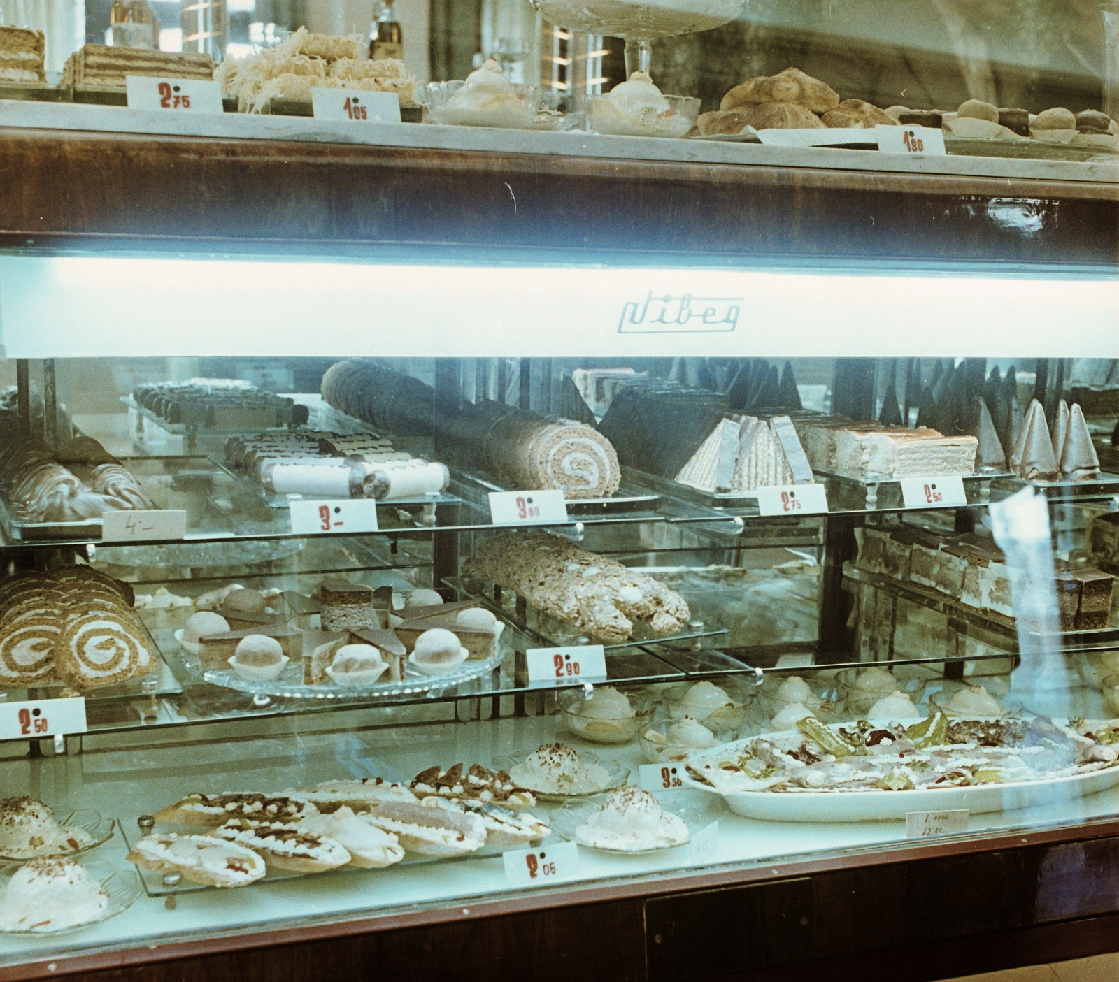 1960, Bauer Sándor, colorful, pastry shop, pastry, candy store, VIBEG-brand, Fortepan #112156
