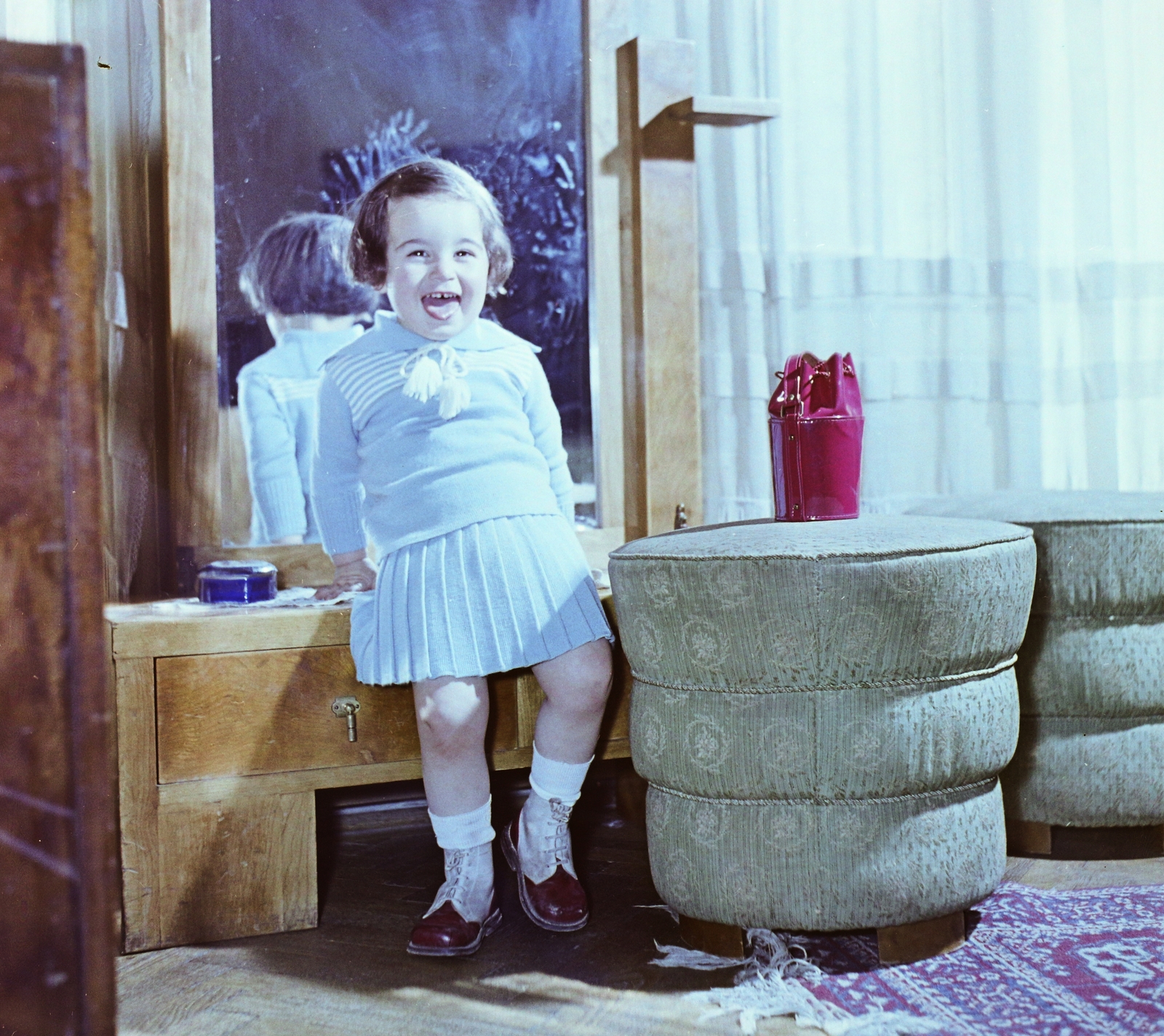 1960, Bauer Sándor, colorful, girl, pouf seating, pleated skirt, reflection, Fortepan #112162