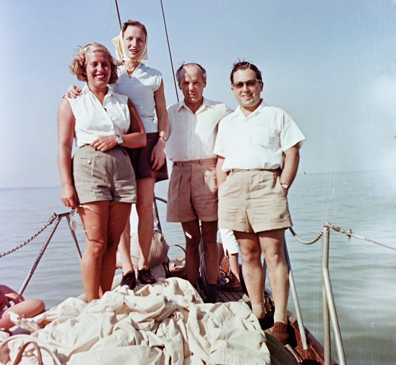 Hungary,Lake Balaton, Szaturnusz vitorlás., 1960, Bauer Sándor, colorful, tableau, shorts, Fortepan #112164