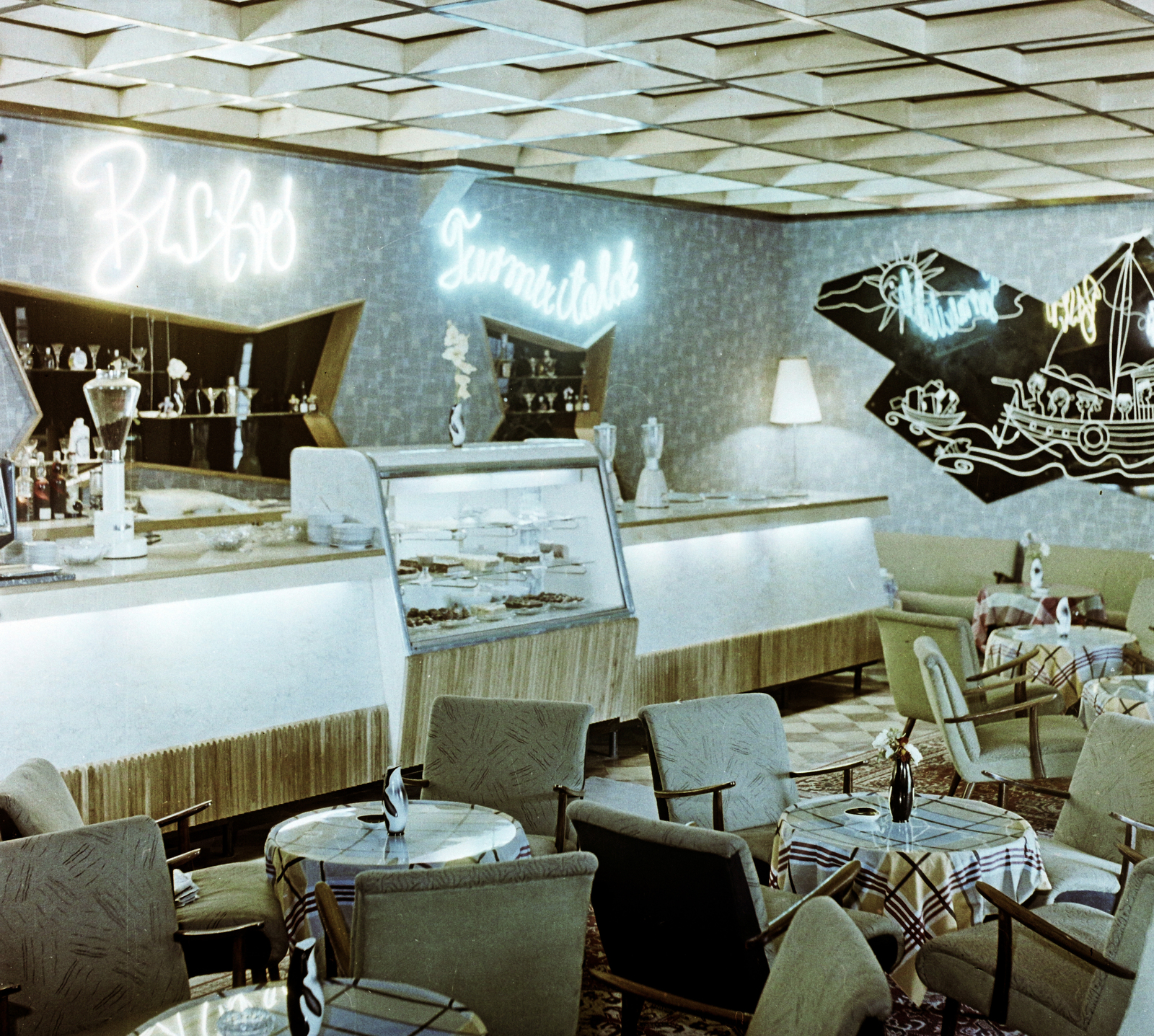 Hungary, Balatonalmádi, Baross Gábor (Lenin) út 2., Tulipán presszó., 1959, Bauer Sándor, colorful, espresso, cabinet, neon sign, kitchen appliances, Fortepan #112200