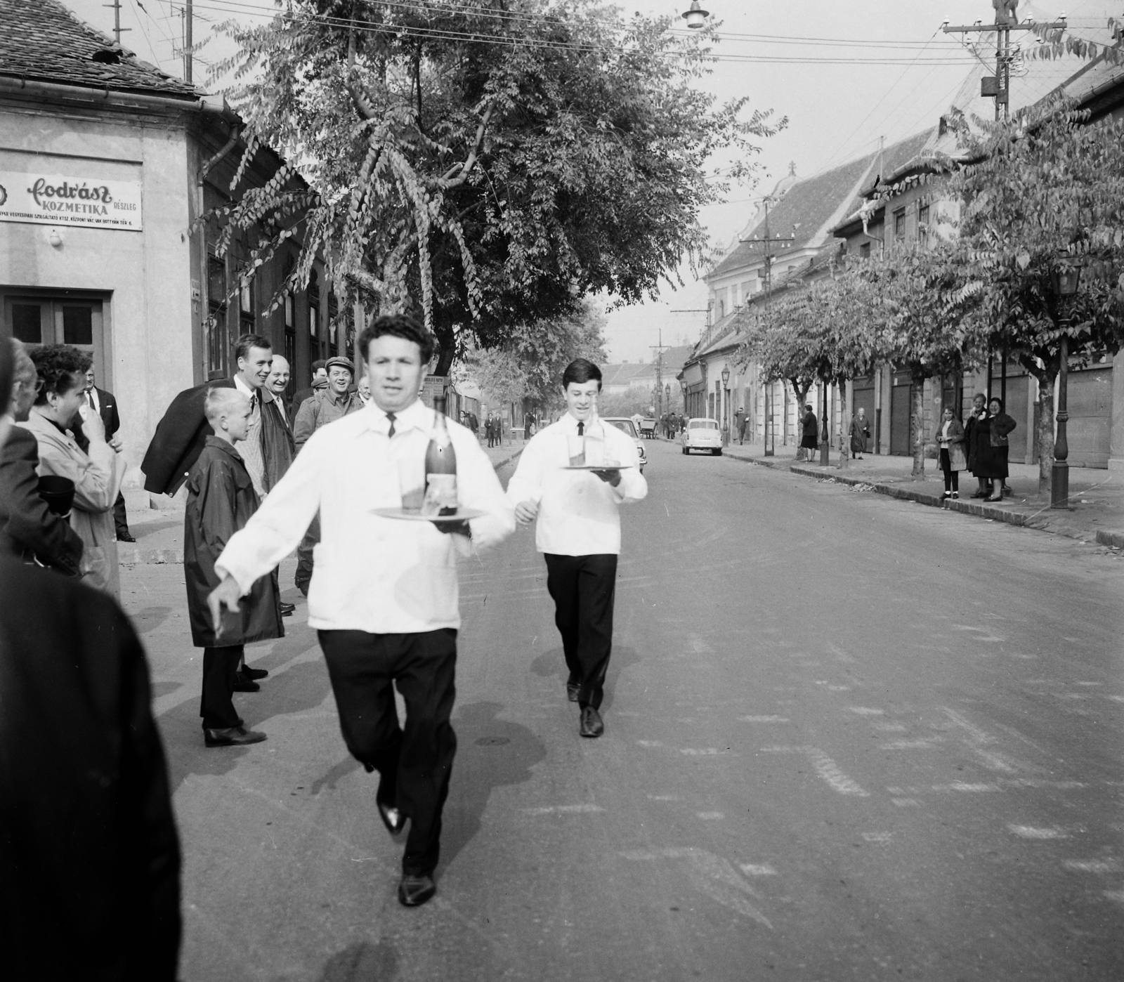 Hungary, Vác, Köztársaság út., 1965, Bauer Sándor, waiter competition, Fortepan #112247