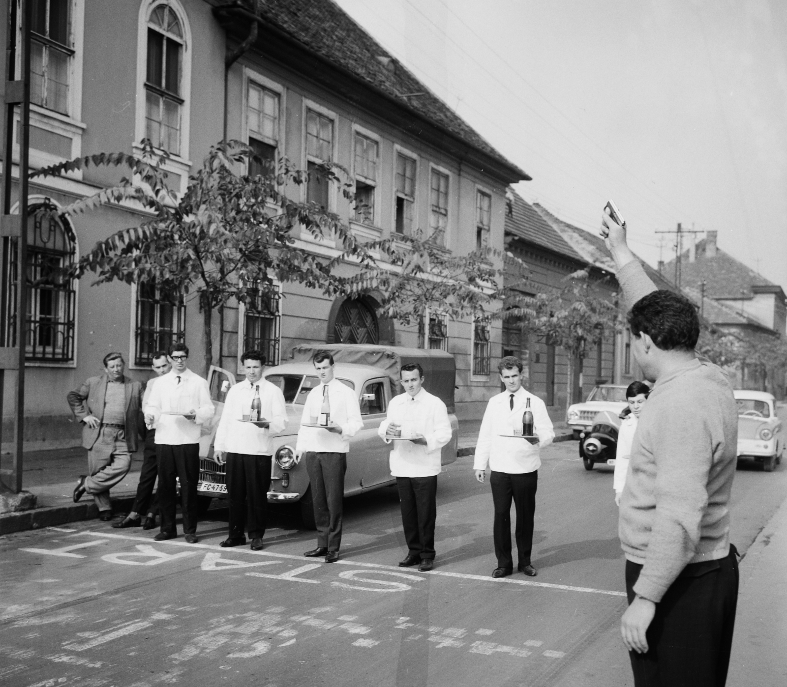 Hungary, Vác, Március 15. tér., 1965, Bauer Sándor, Trabant-brand, number plate, Duna sidecar, starting pistol, waiter competition, Fortepan #112251