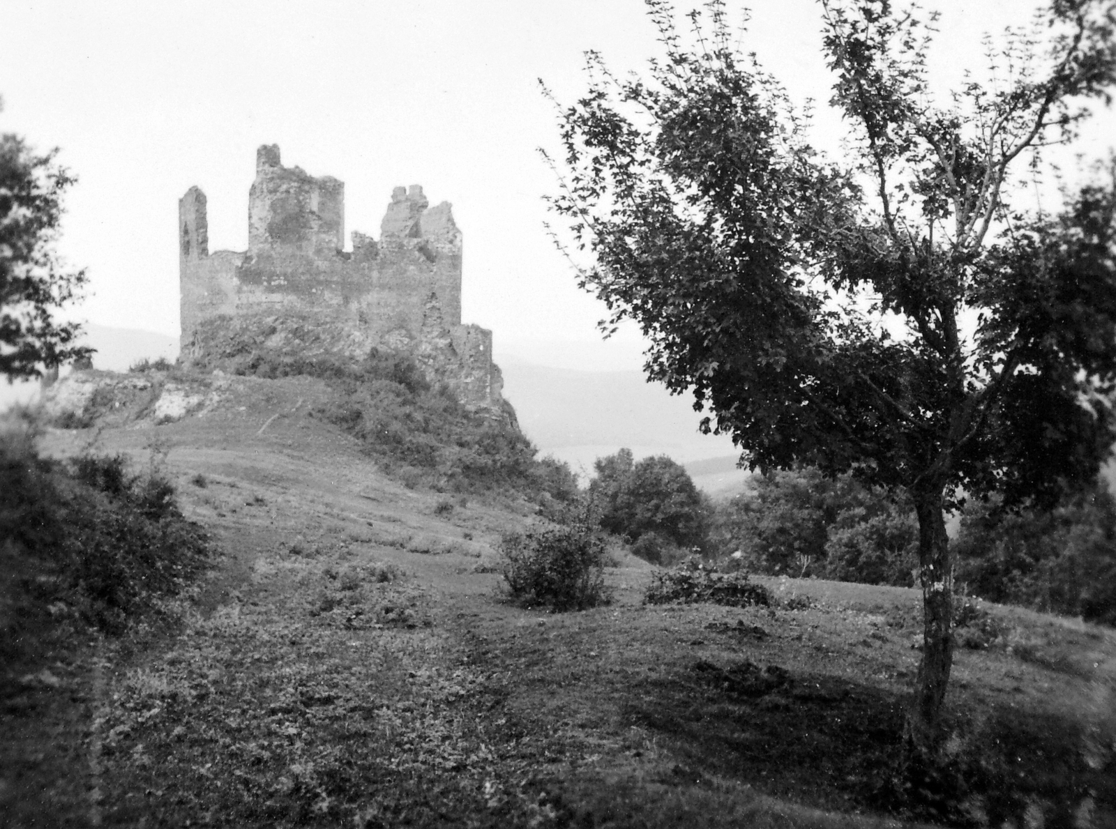 Hungary, Hollókő, Hollókői vár., 1938, Gyöngyi, ruins, castle ruins, Fortepan #11227