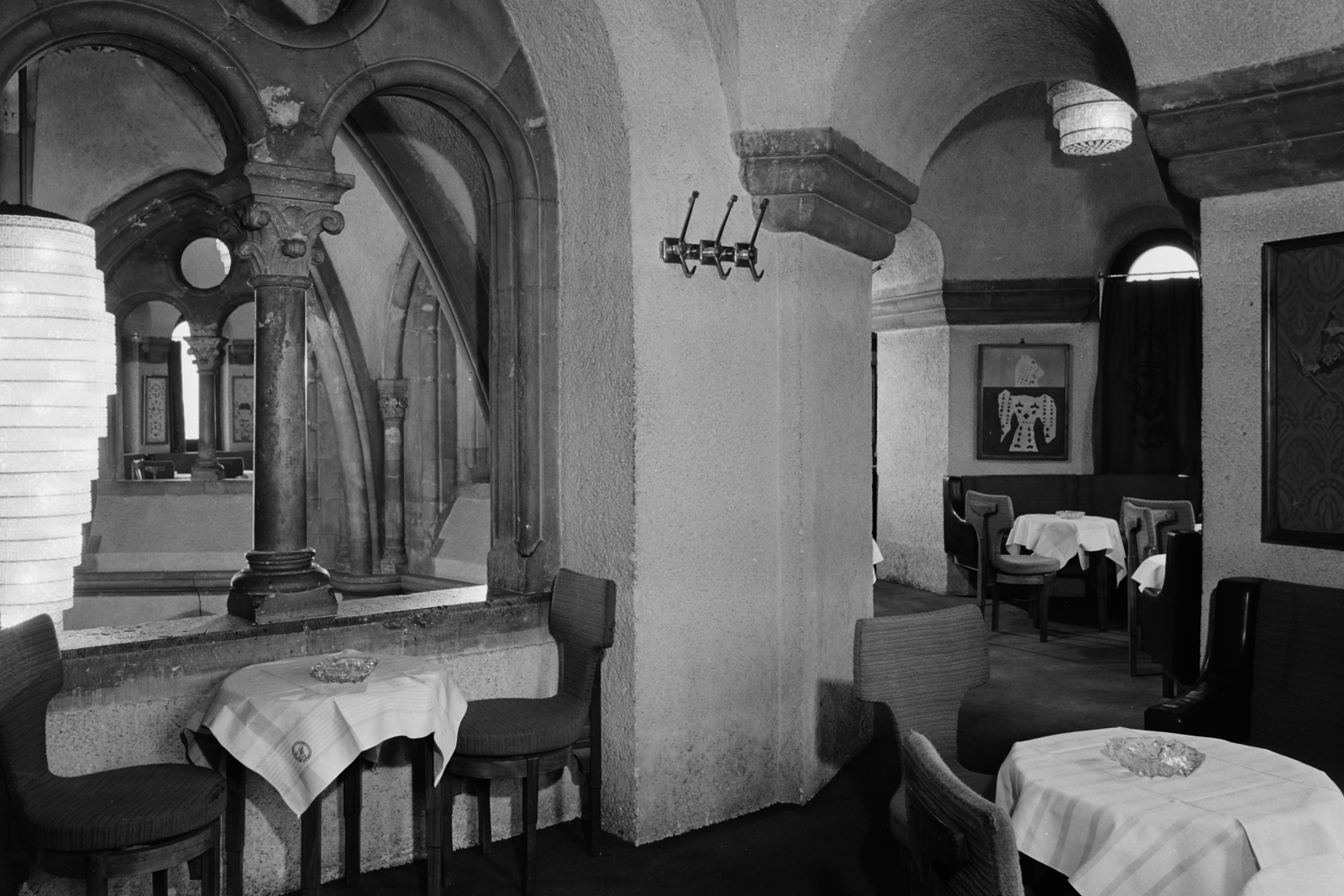 Hungary, Halászbástya, Budapest I., étterem. A falakon Bálint Endre alkotásai., 1969, Bauer Sándor, Budapest, Fortepan #112331