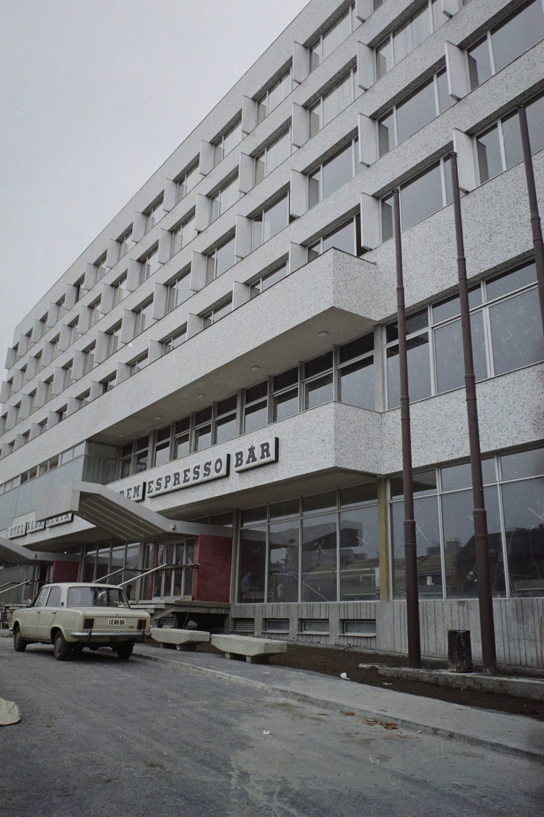 Hungary, Székesfehérvár, Hotel Alba Regia., 1972, Bauer Sándor, colorful, number plate, Fortepan #112352