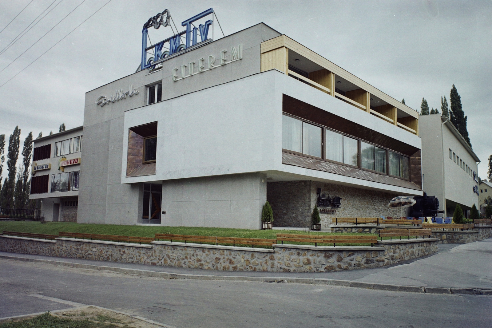 Hungary, Sopron, Lövér körút, Lokomotív szálloda., 1973, Bauer Sándor, colorful, neon sign, Fortepan #112355