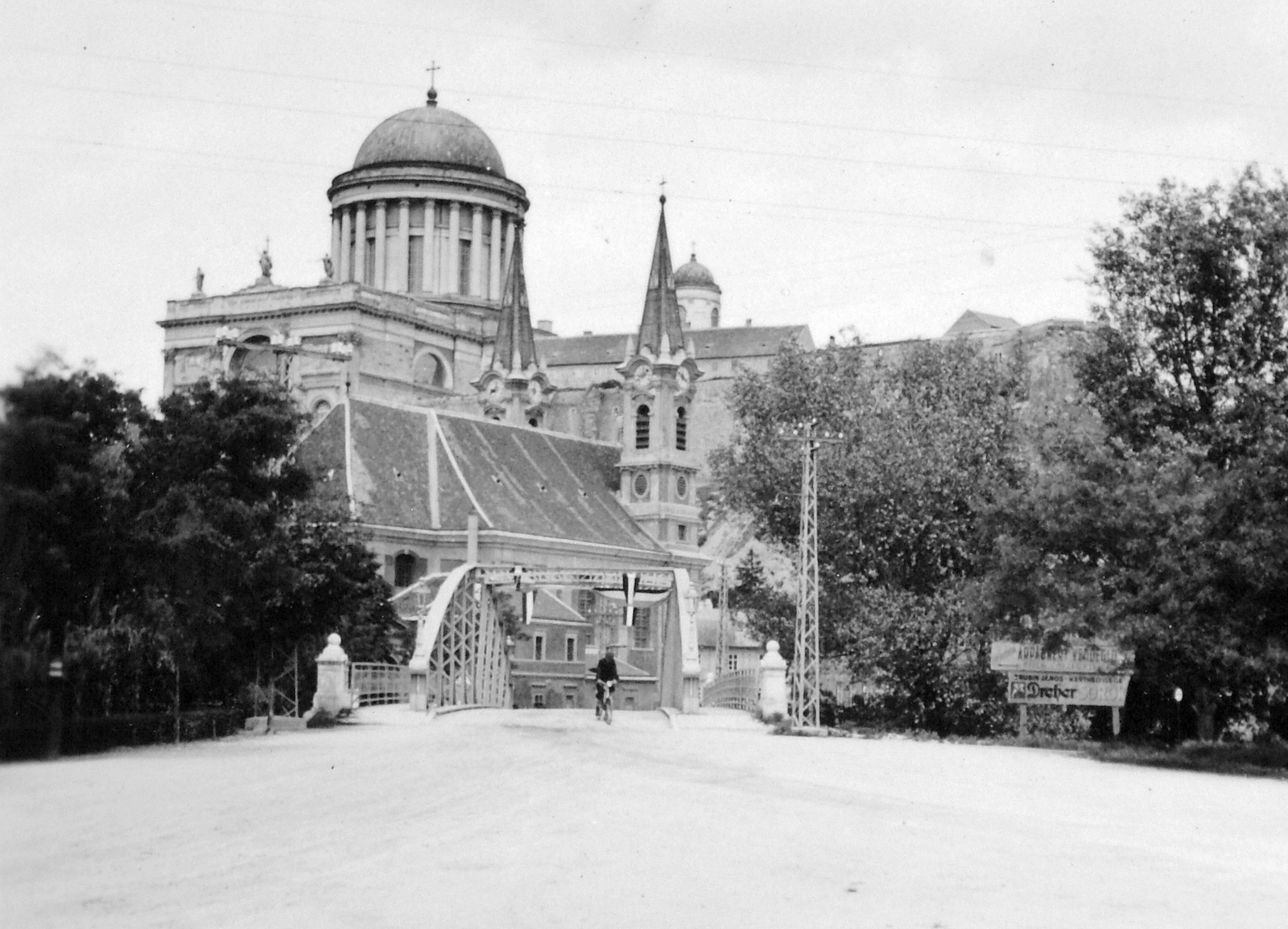 Magyarország, Esztergom, Kolos híd, Kéttornyú templom, mögötte a Bazilika., 1938, Gyöngyi, híd, Bazilika, Fortepan #11238