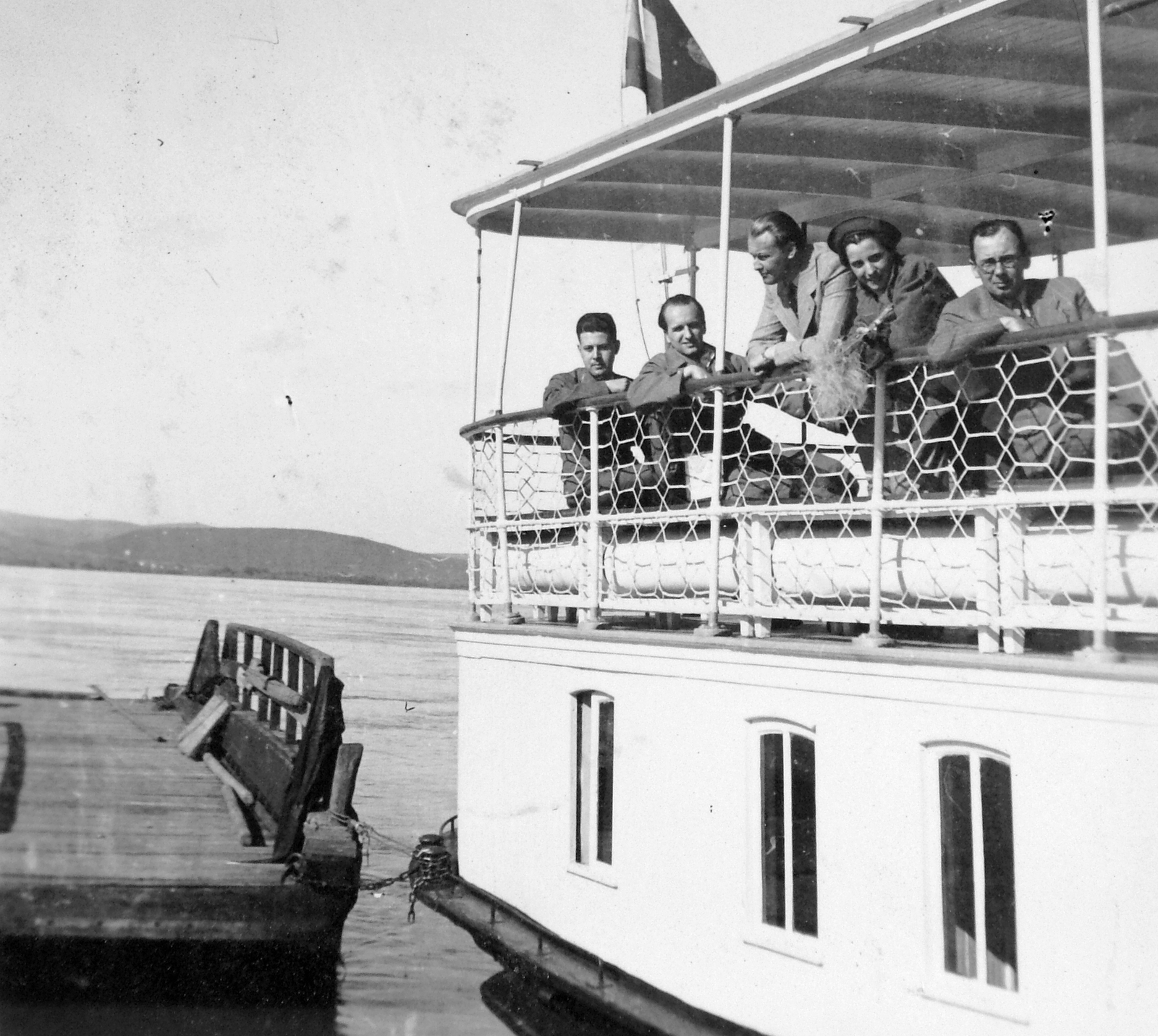 Hungary, Nagymaros, hajóállomás., 1938, Gyöngyi, ship, ferry, Fortepan #11241