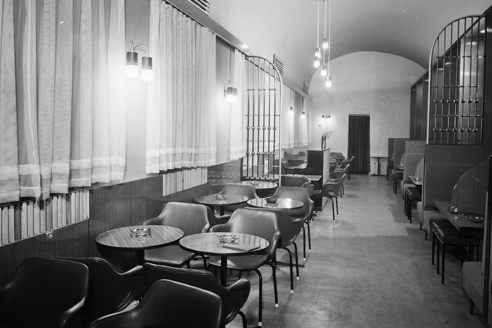 Hungary, Budapest VIII., Rákóczi út 23., Erzsike eszpresszó., 1972, Bauer Sándor, espresso, Budapest, Fortepan #112594