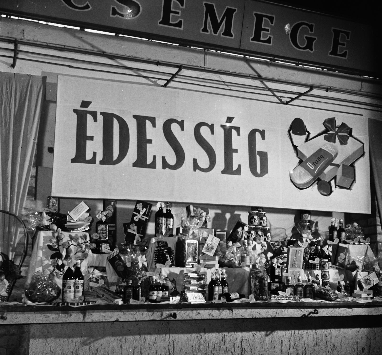 1959, Bauer Sándor, Show window, sign-board, label, candy store, Fortepan #112682