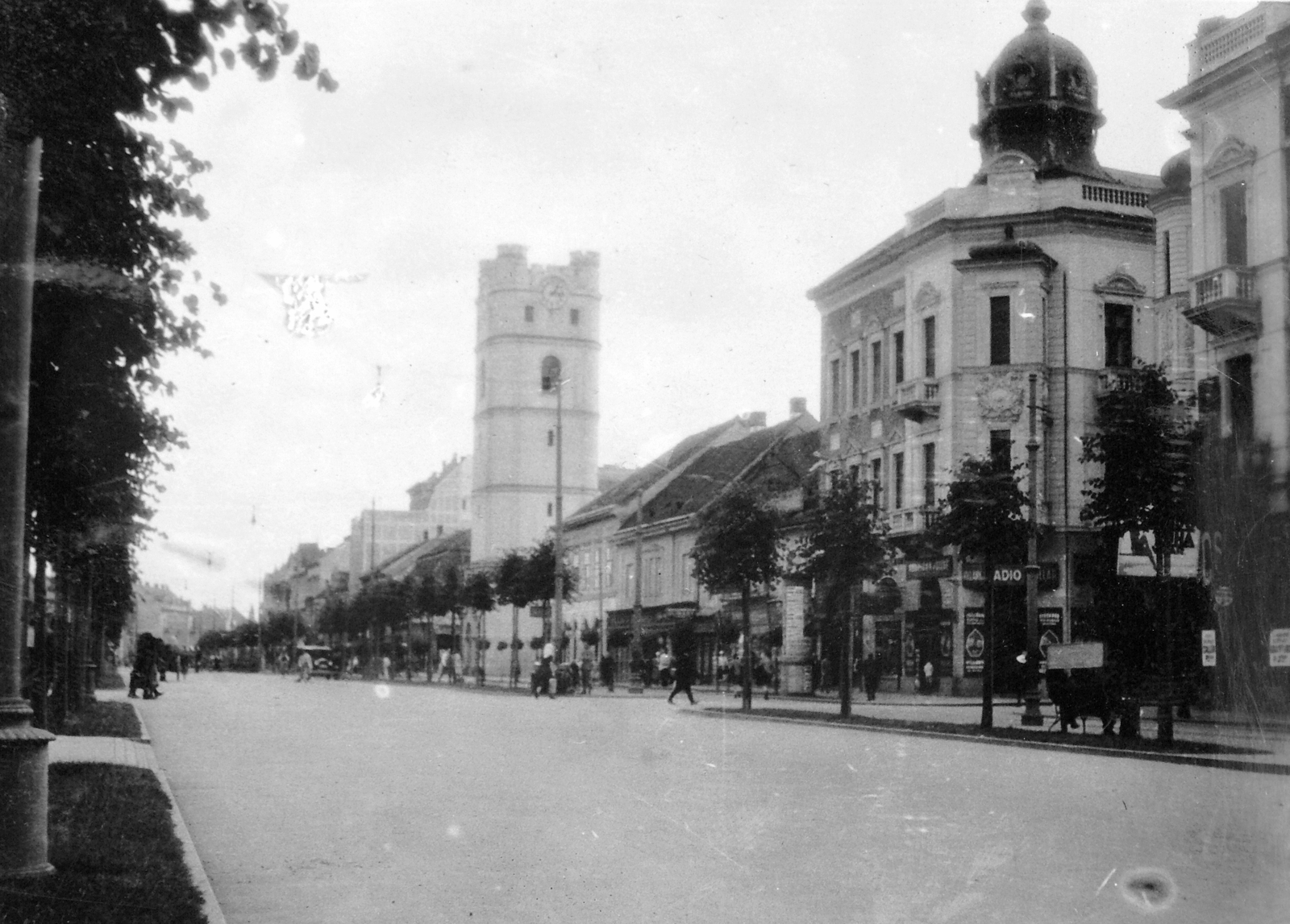 Hungary, Debrecen, Piac utca (Ferenc József út), szemben a református Kistemplom (Csonkatemplom)., 1937, Gyöngyi, church, street view, Baroque-style, tower, Fortepan #11271