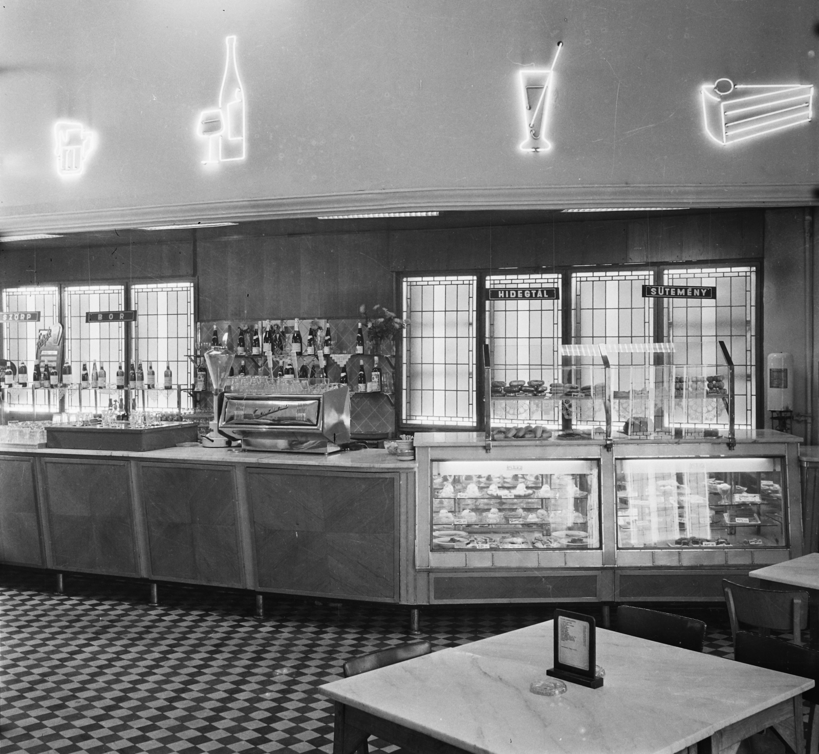 Hungary, Budapest IX., Soroksári út 8-10., Kedvenc büfé., 1959, Bauer Sándor, neon sign, buffet, coffee maker, cabinet, Budapest, Casino coffee machine, Fortepan #112713