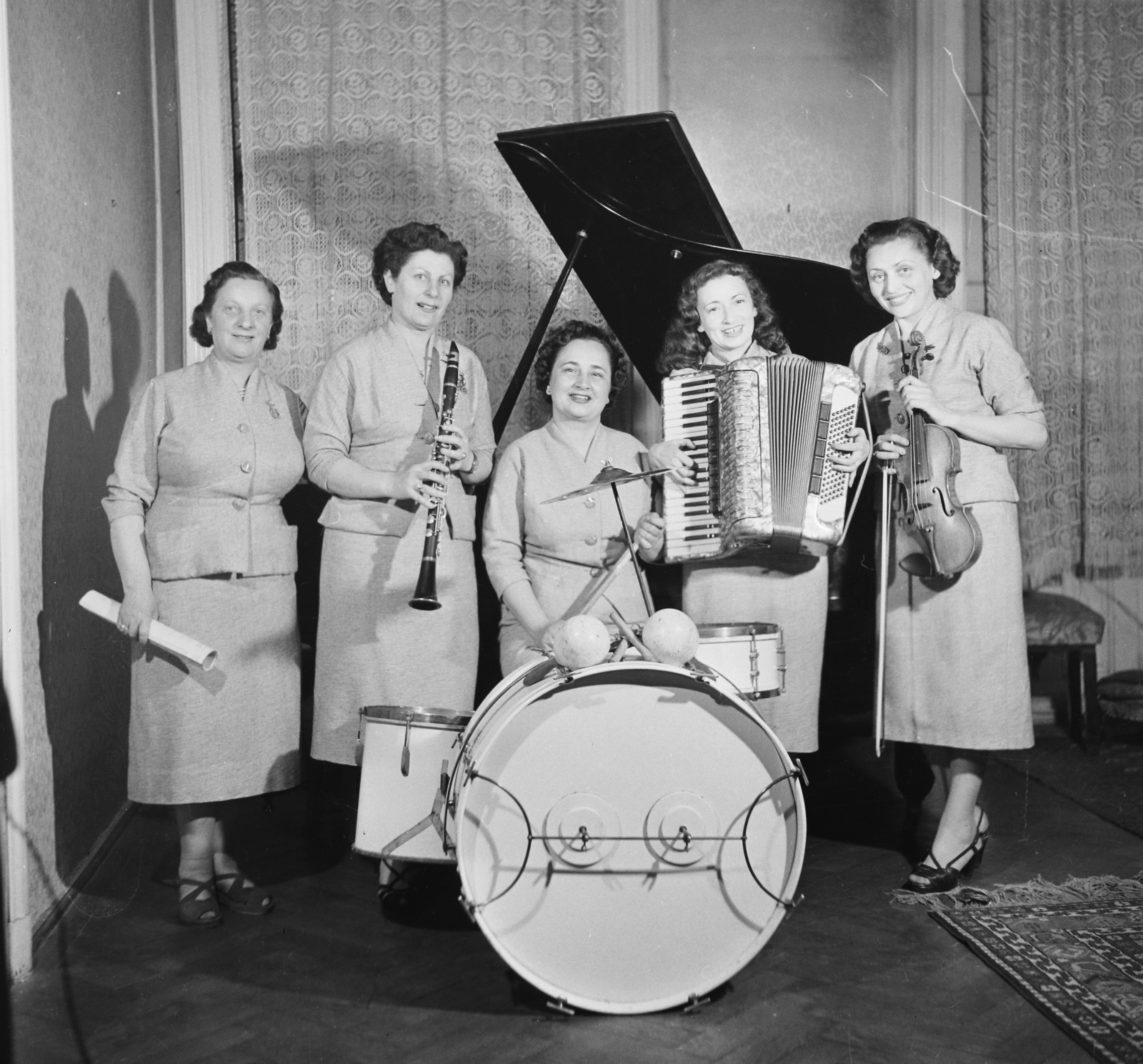 1959, Bauer Sándor, musical instrument, tableau, women, band, Fortepan #112734