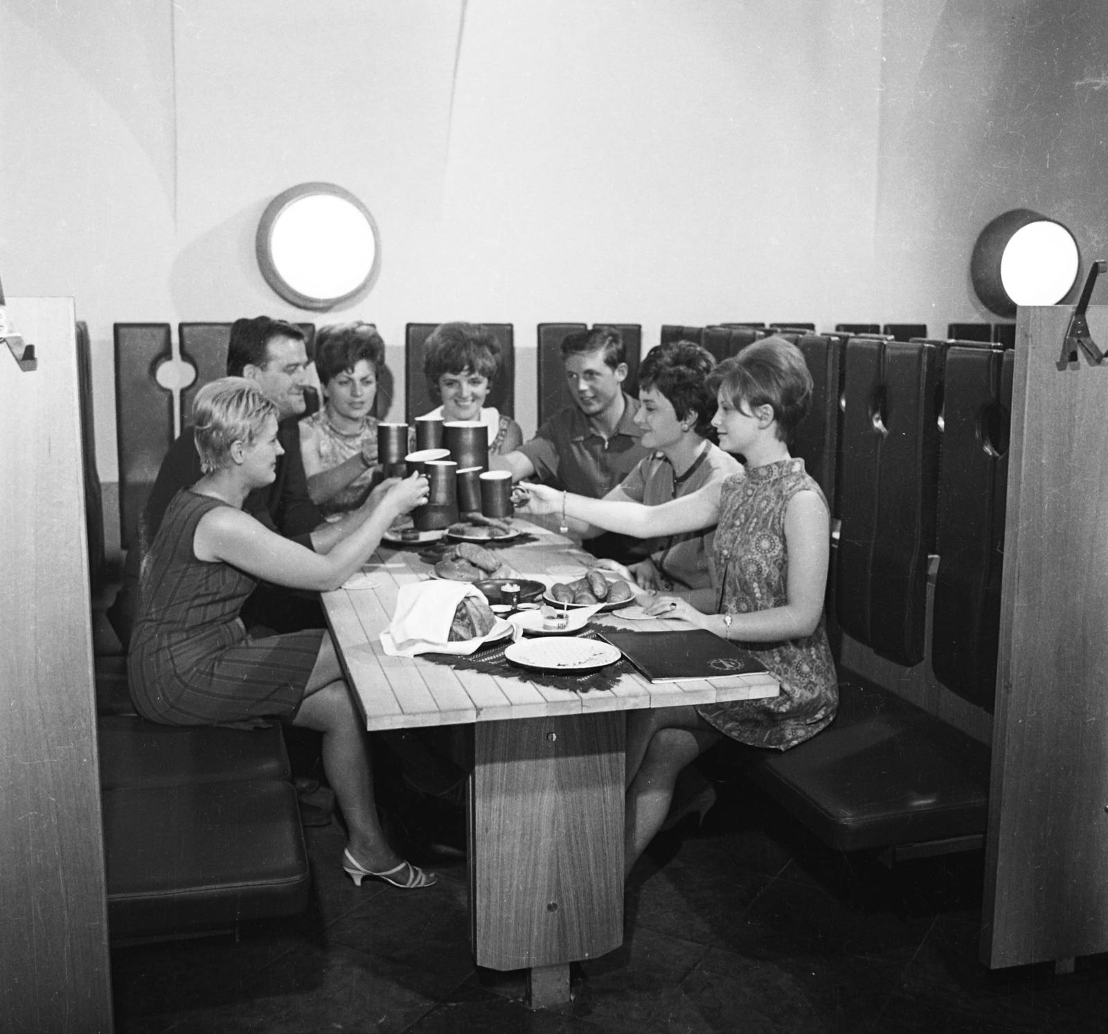 Hungary, Budapest I., Hess András tér, Fortuna söröző., 1968, Bauer Sándor, Budapest, Fortepan #112740