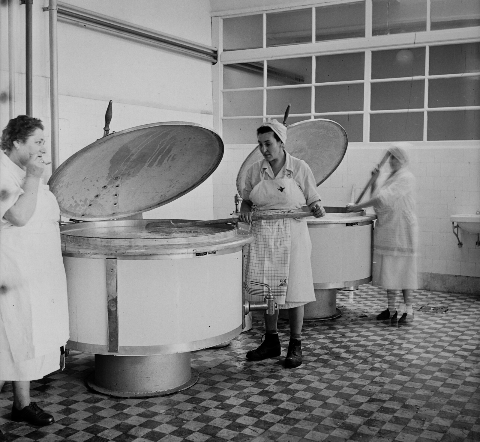 1961, Bauer Sándor, cooking pot, Fortepan #112805